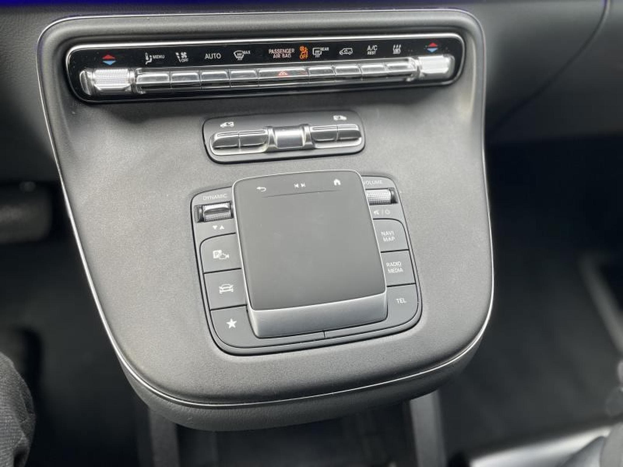 Mercedes V 300 D Extralong Auto (2025) - Photo 9