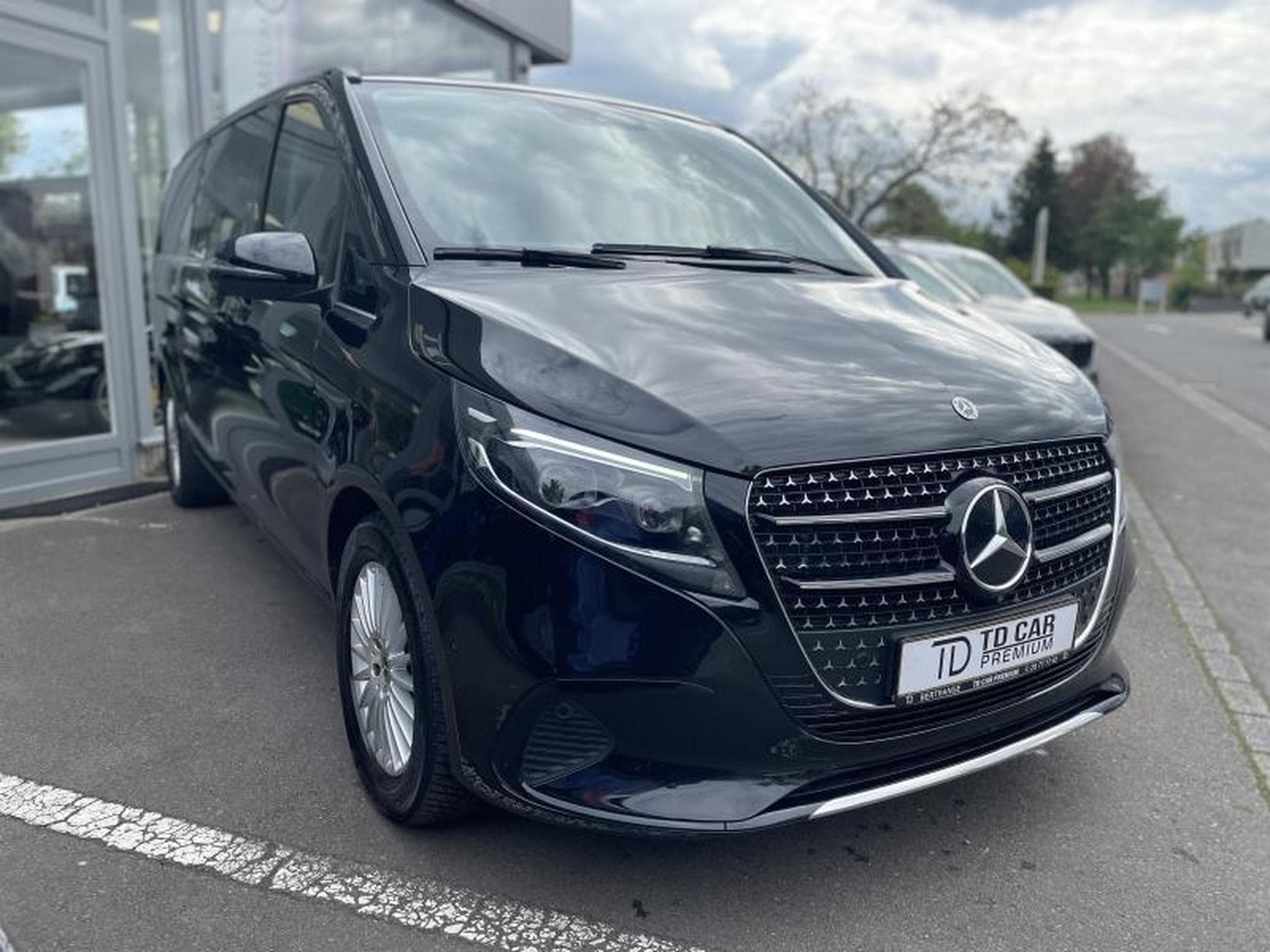 Mercedes V 300 D Extralong Auto (2025) - Photo 3