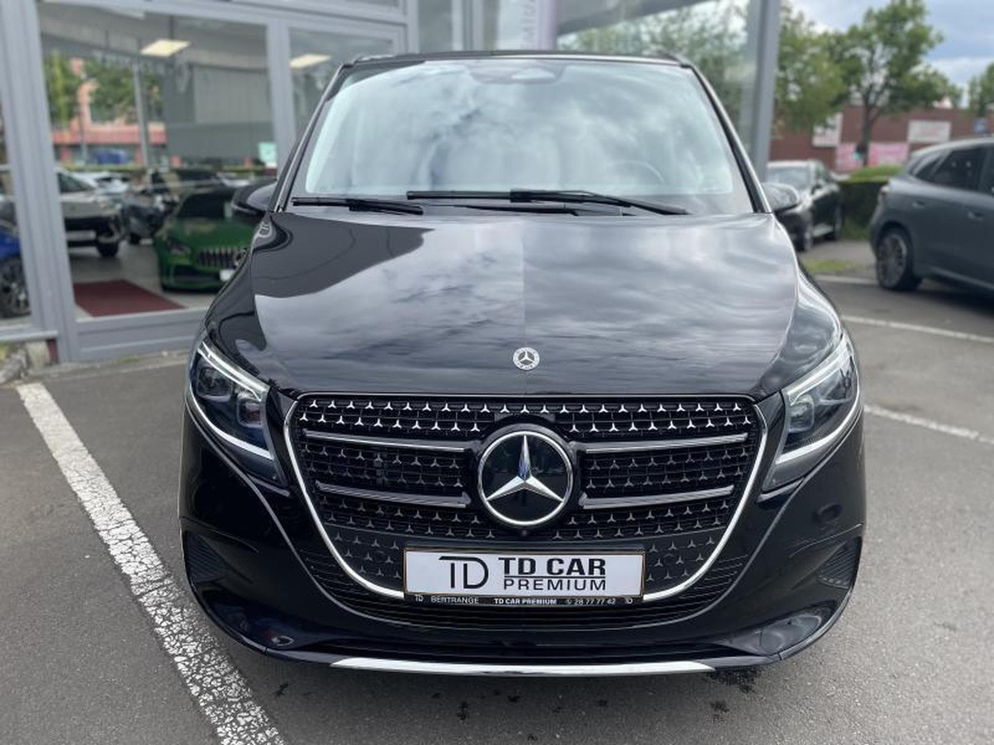 Mercedes V 300 D Extralong Auto (2025) - Photo 2