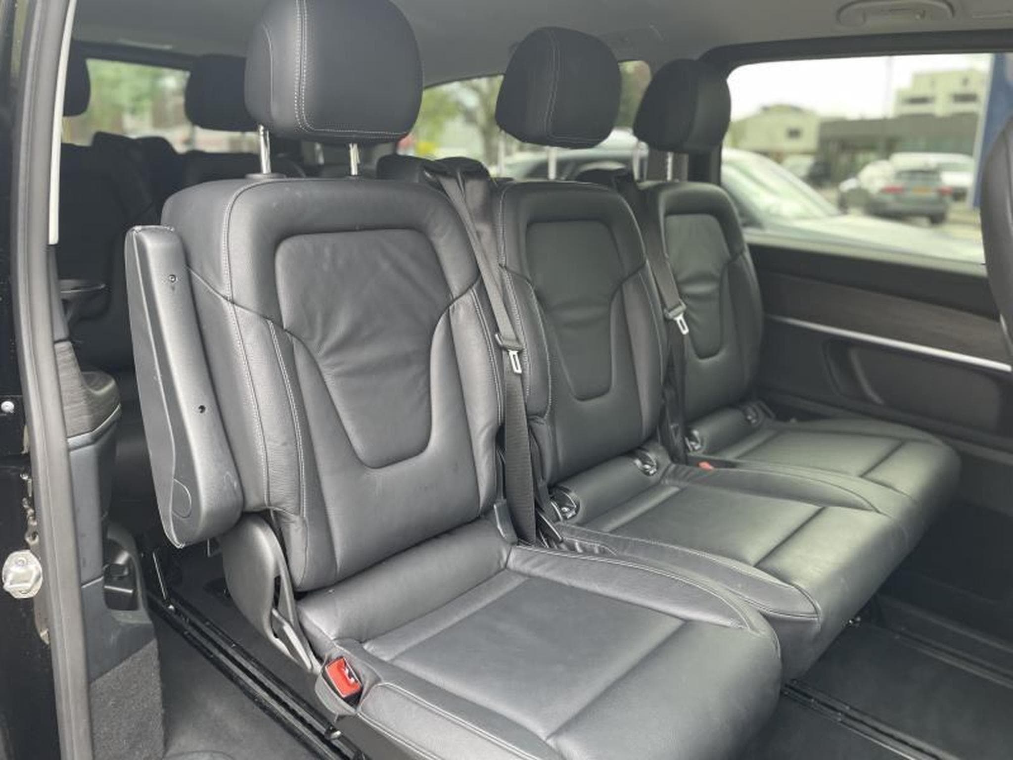 Mercedes V 300 D Extralong Auto (2025) - Photo 4