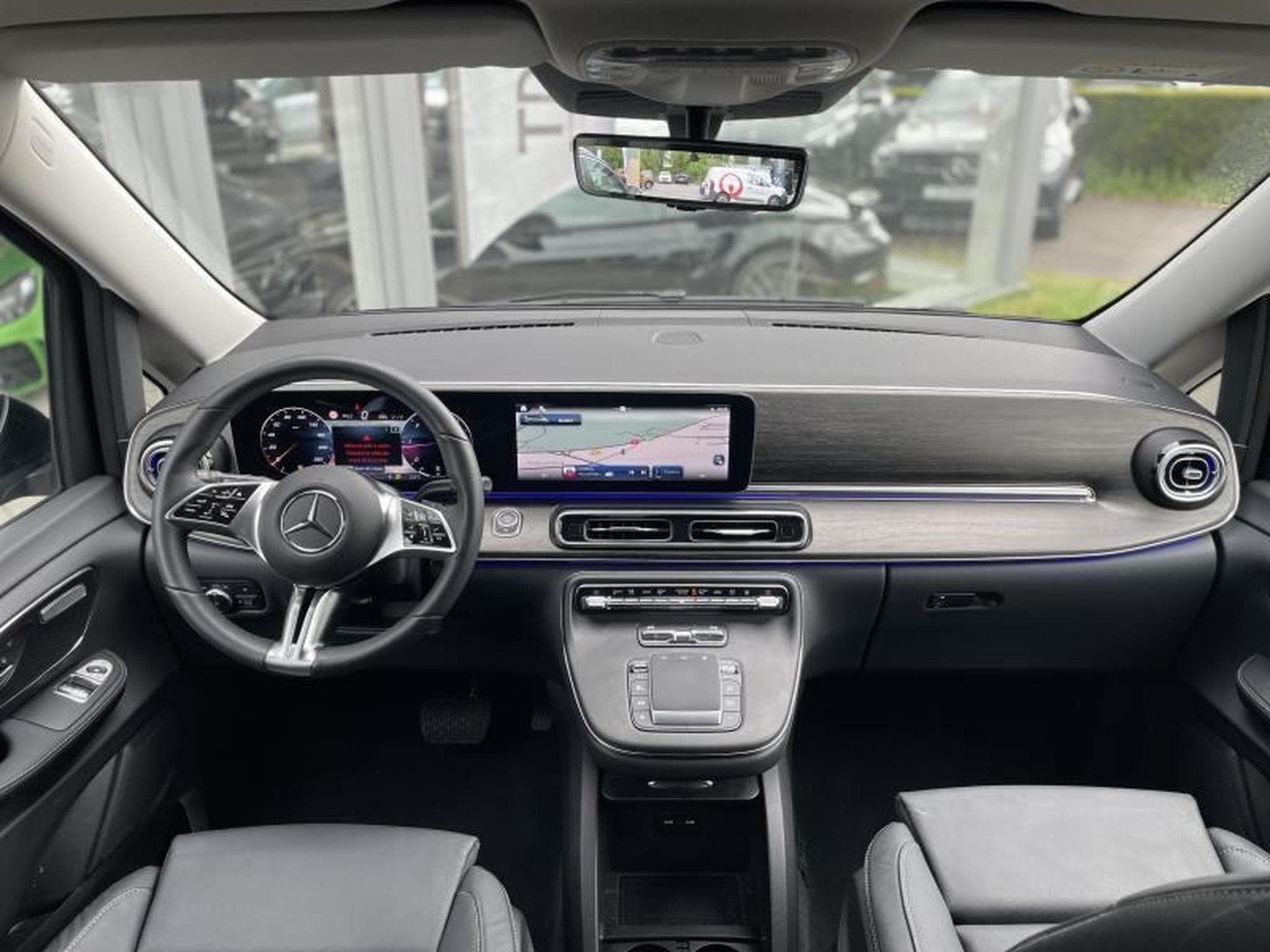Mercedes V 300 D Extralong Auto (2025) - Photo 13