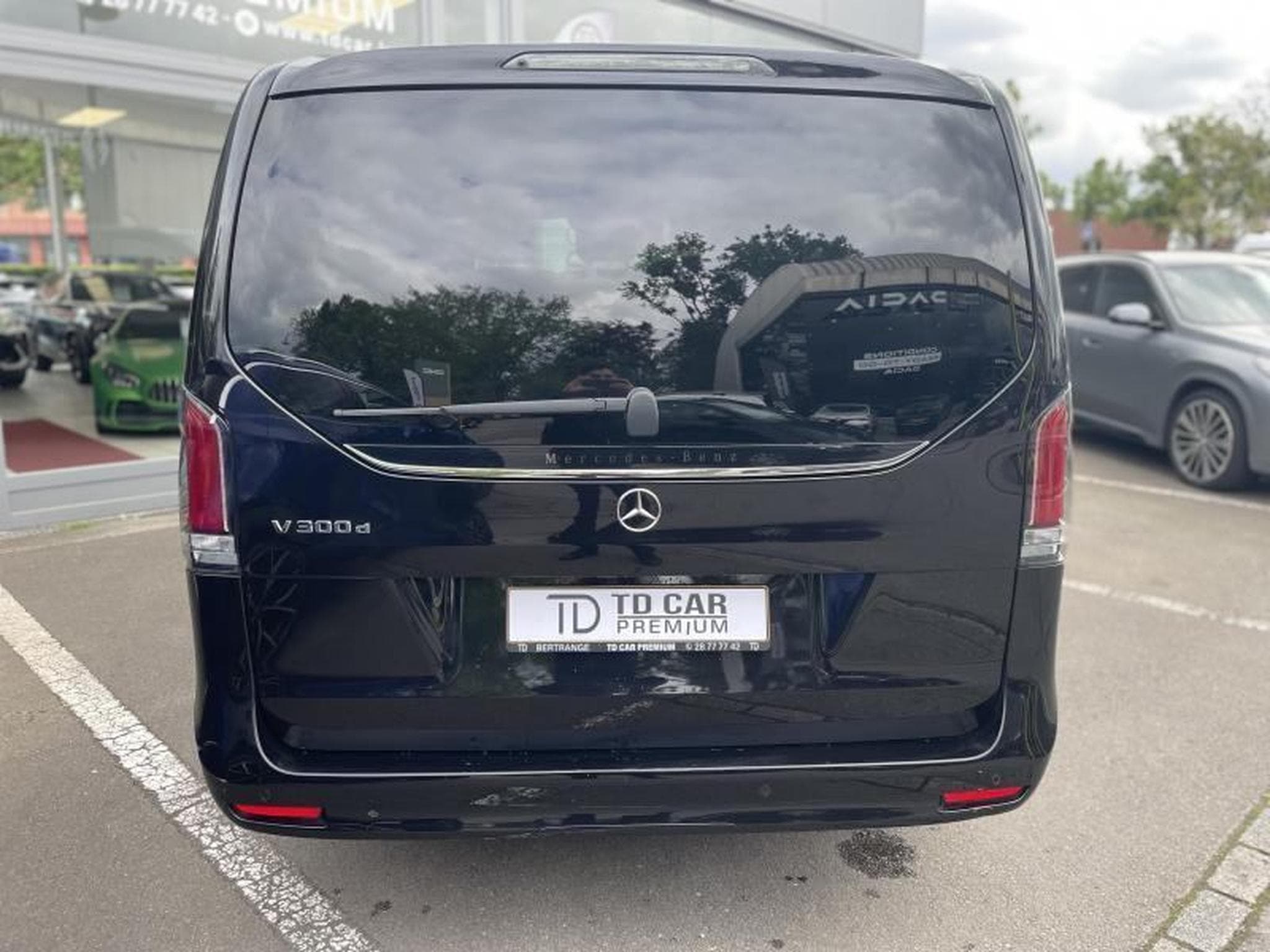 Mercedes V 300 D Extralong Auto (2025) - Photo 15