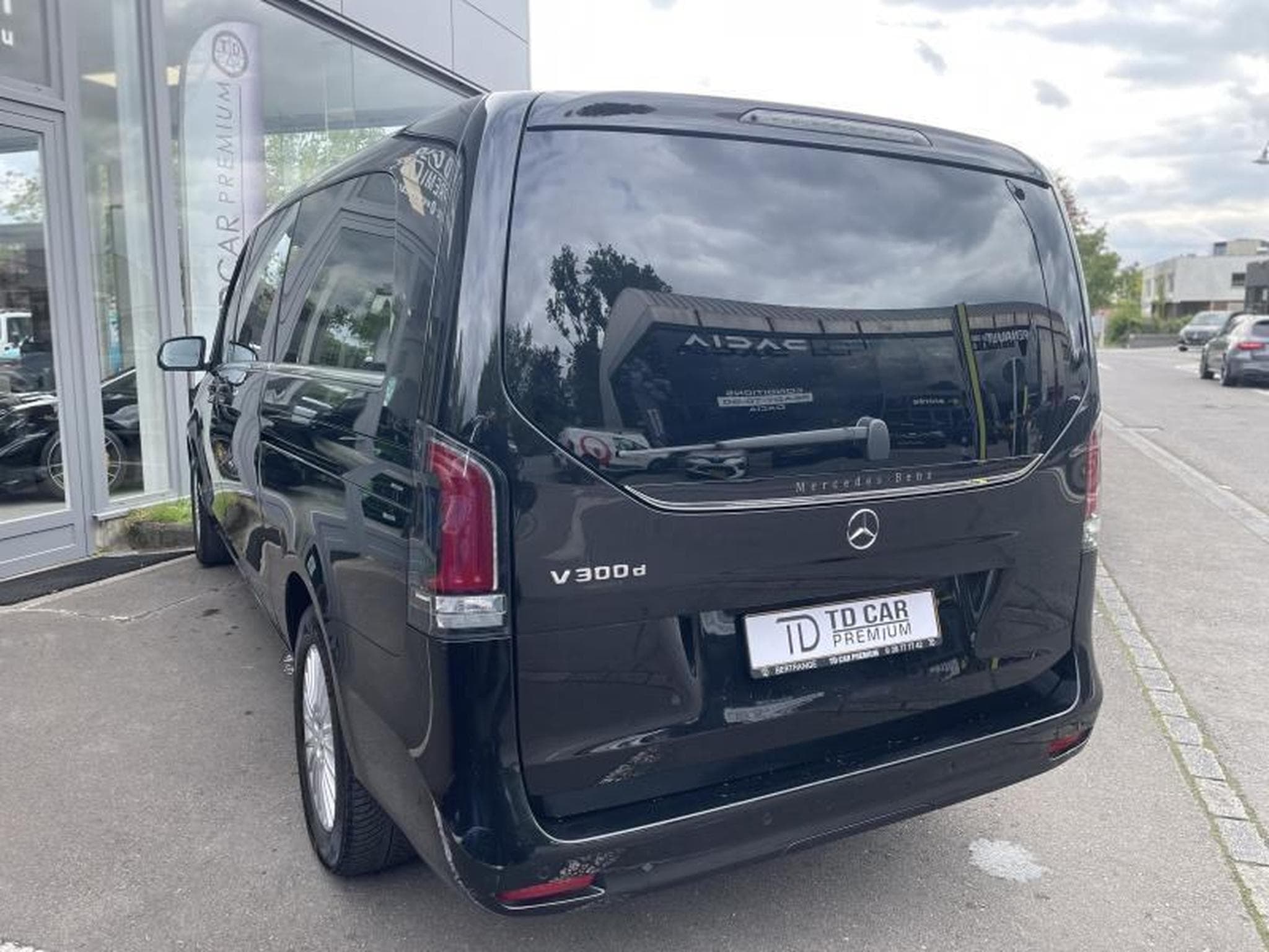 Mercedes V 300 D Extralong Auto (2025) - Photo 14