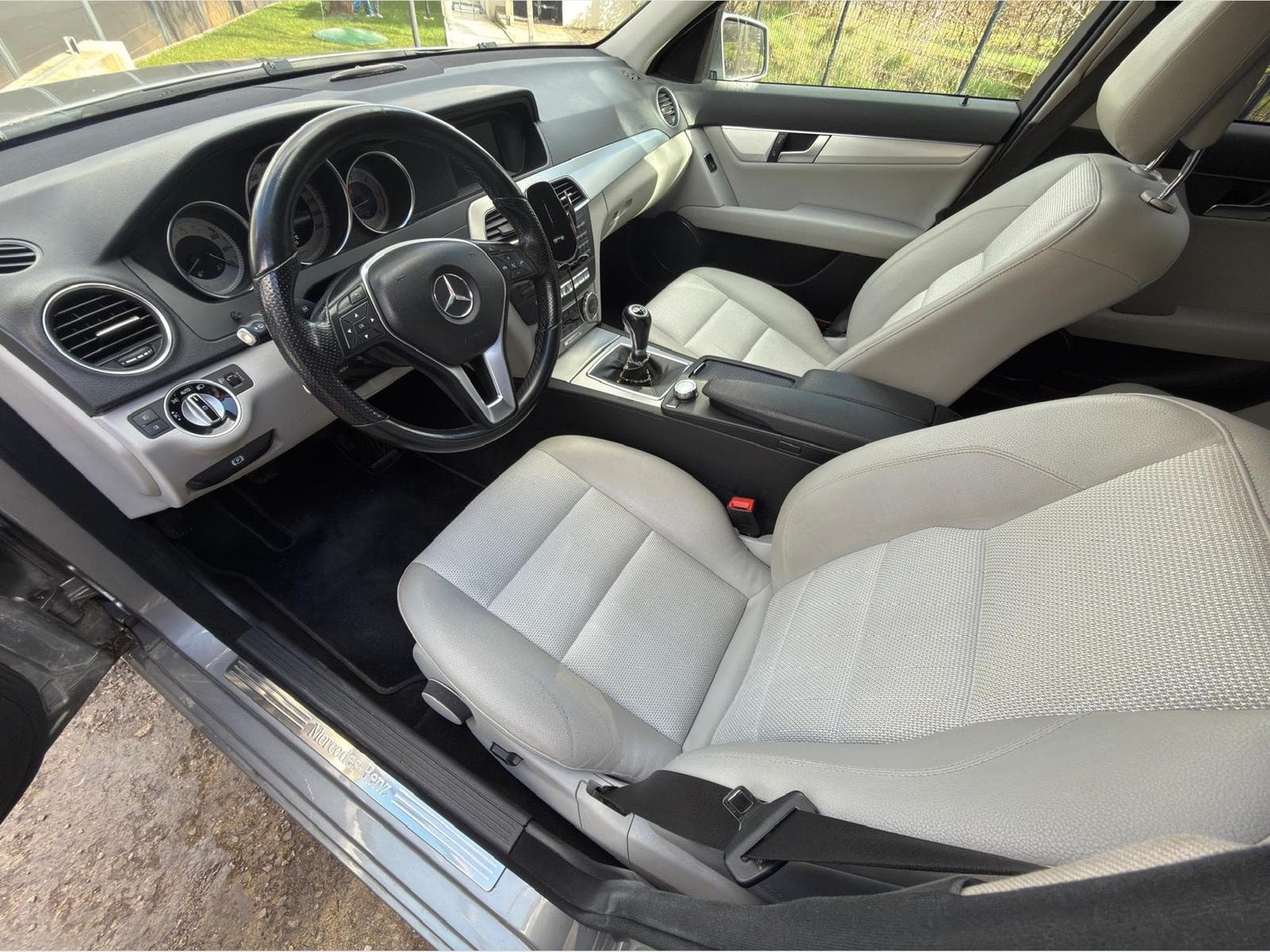 Mercedes C 200 (2012) - Photo 2