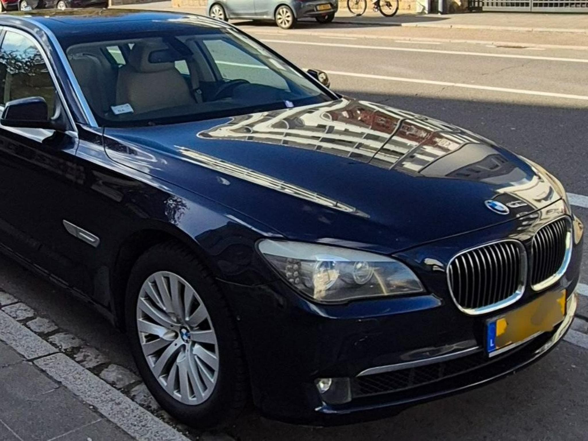 BMW 750 KB81 (2009) - Foto 1
