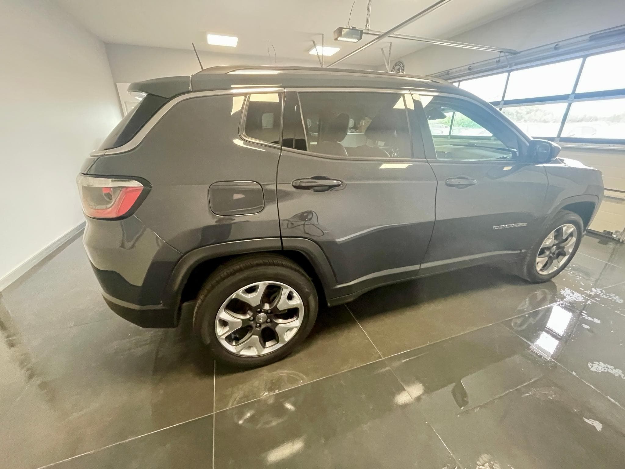 Jeep Compass Limited (2018) - Photo 4