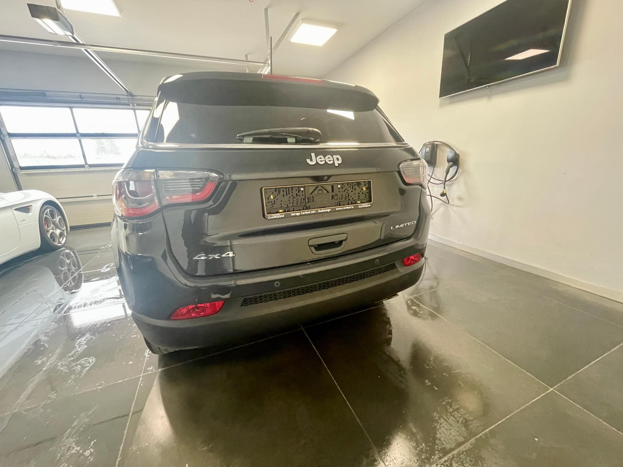 Jeep Compass Limited (2018) - Photo 5