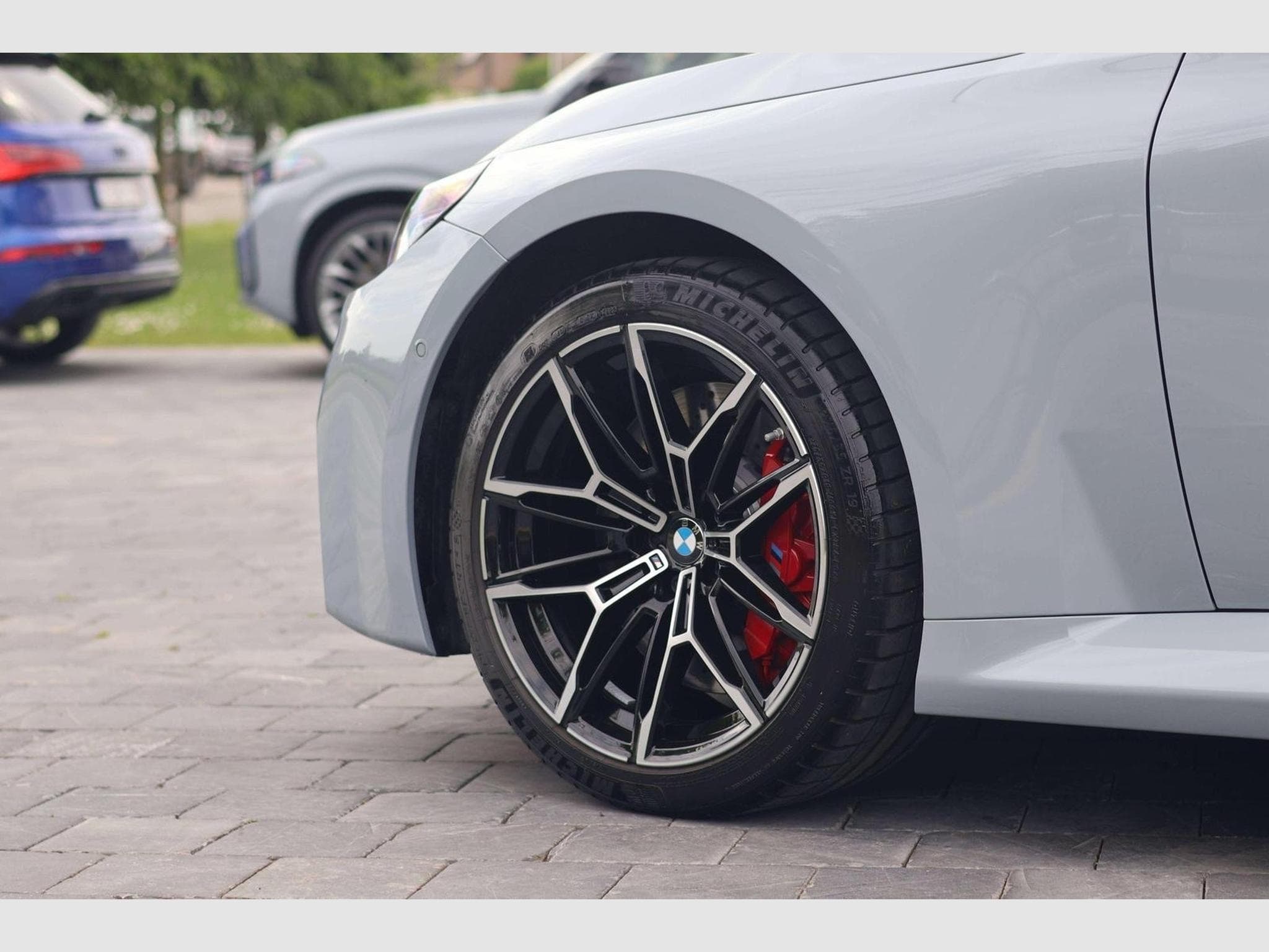 BMW M2 M2 G87 3.0 460 ch BVA – Brooklyn Grey Metallic – Toit carbon (2024) - Foto 7
