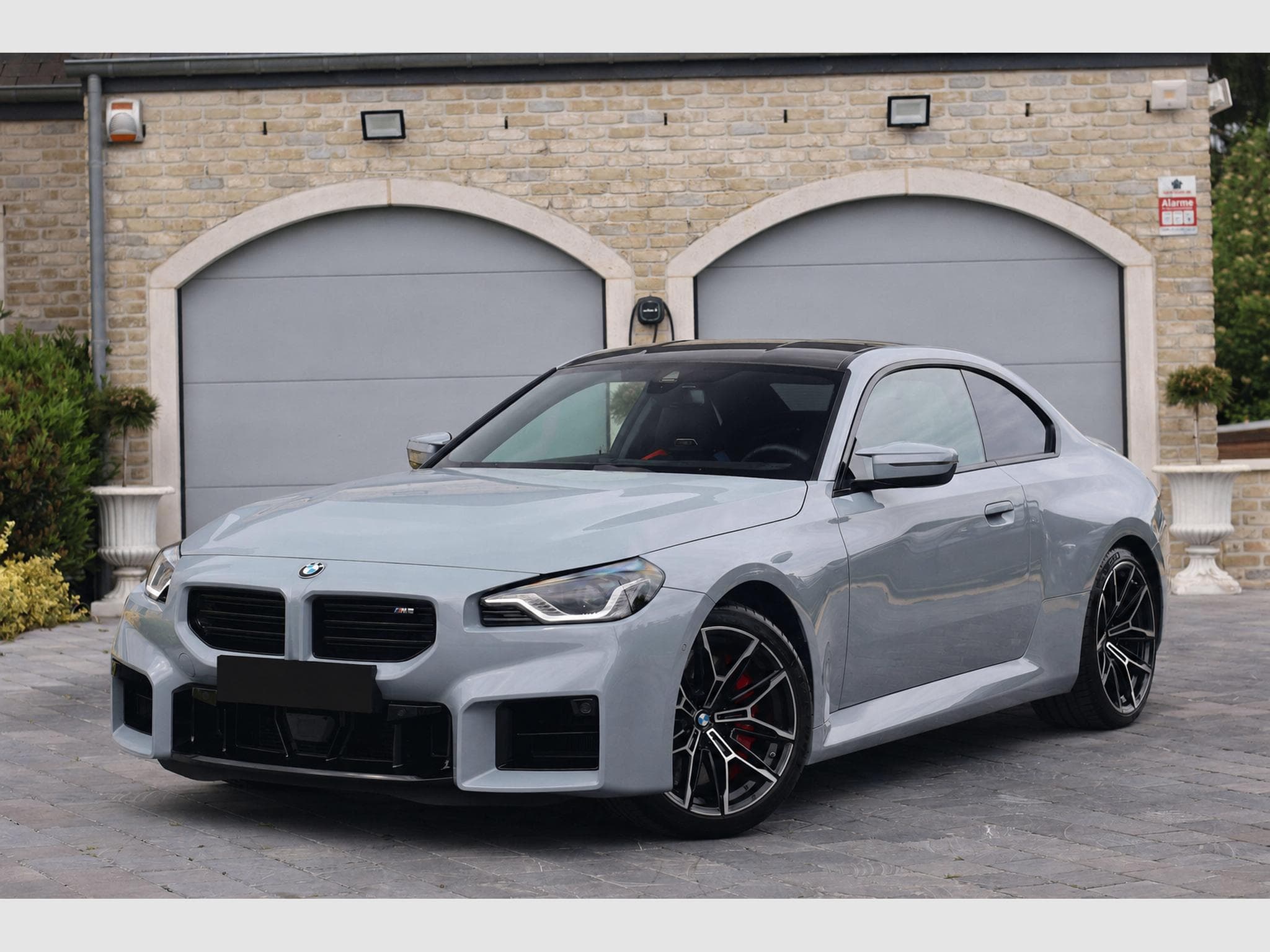 BMW M2 M2 G87 3.0 460 ch BVA – Brooklyn Grey Metallic – Toit carbon (2024) - Foto 1
