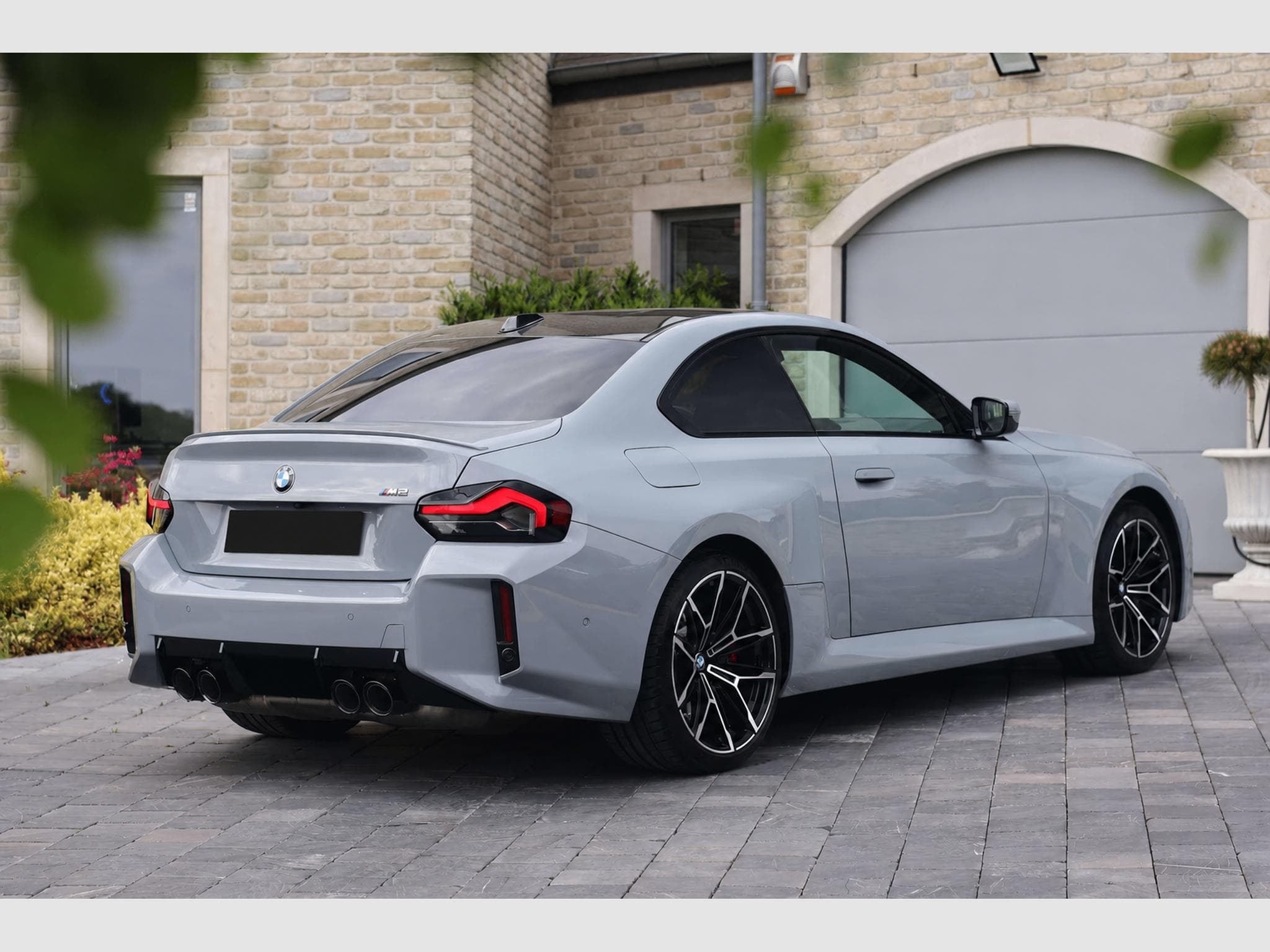 BMW M2 M2 G87 3.0 460 ch BVA – Brooklyn Grey Metallic – Toit carbon (2024) - Foto 2