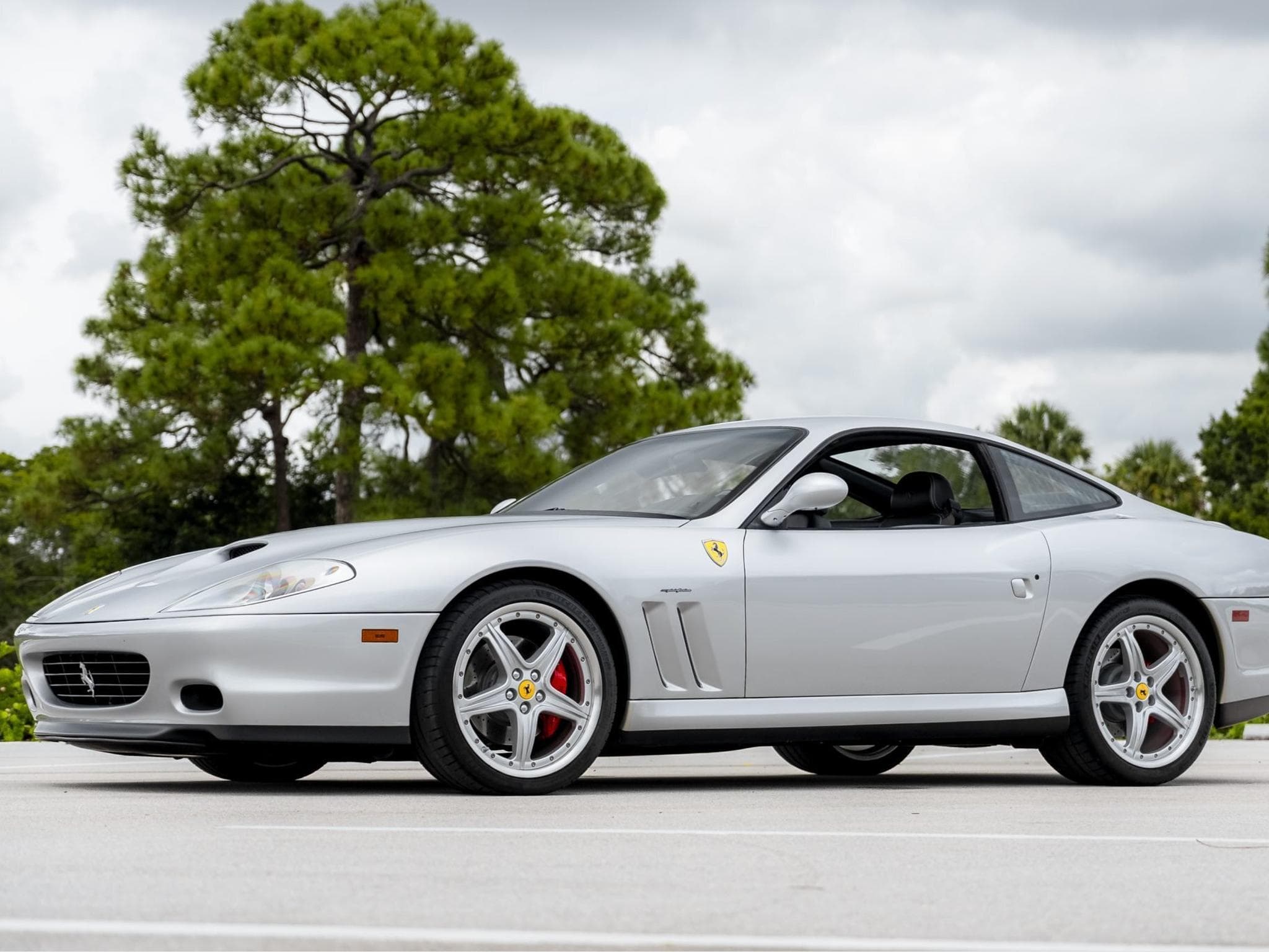 Ferrari 575 Maranello (2002) - Photo 1