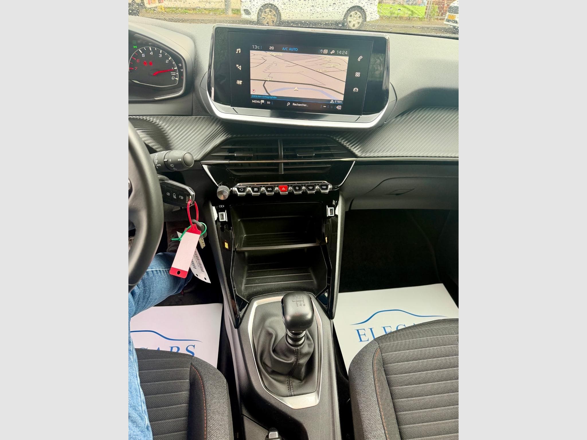 Peugeot 2008 1.2 PureTech 100 Active (2022) - Photo 12