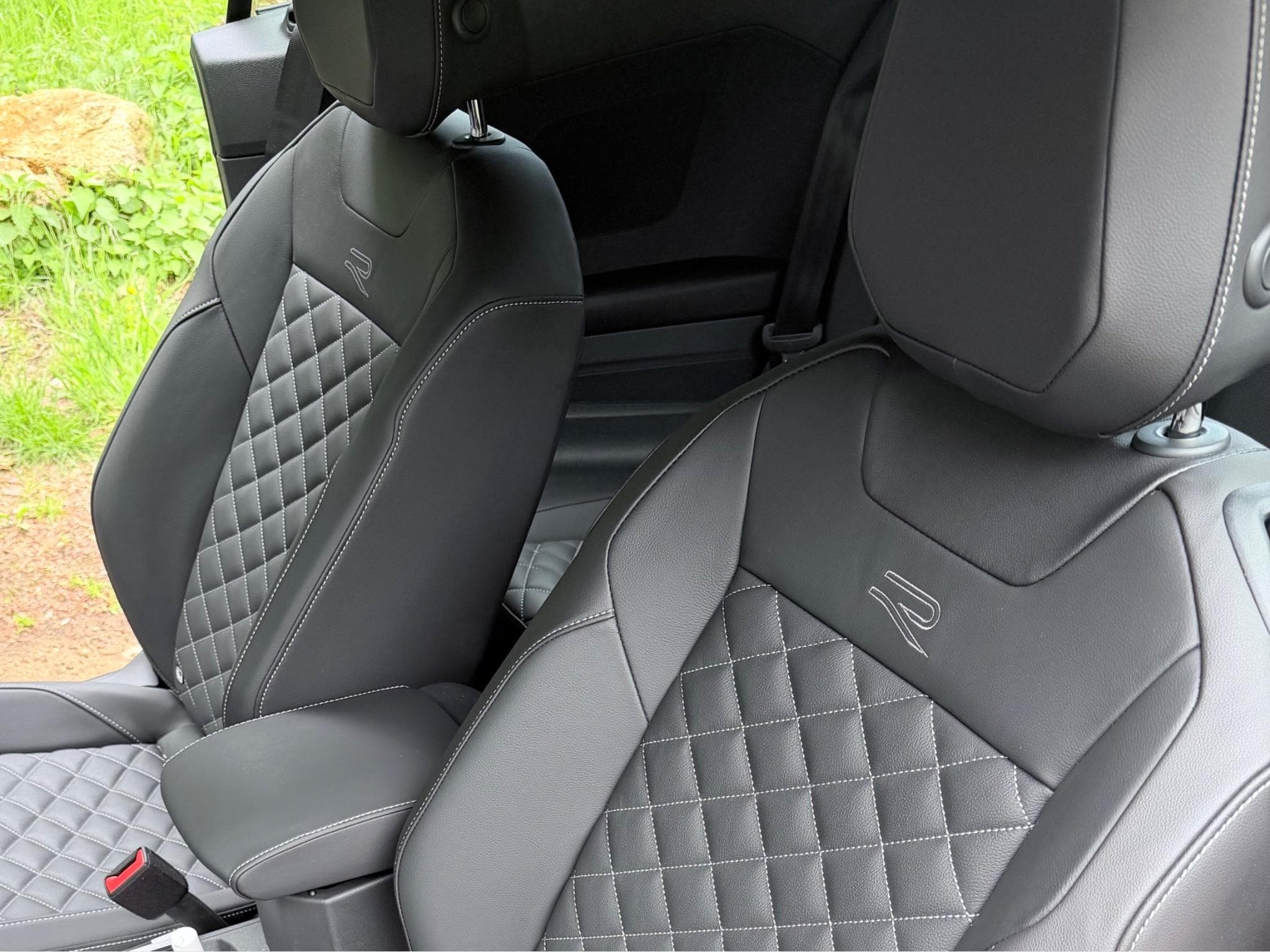 VW T-Roc Cabrio R-Line 1.5 TSI DSG7 (2025) - Photo 5