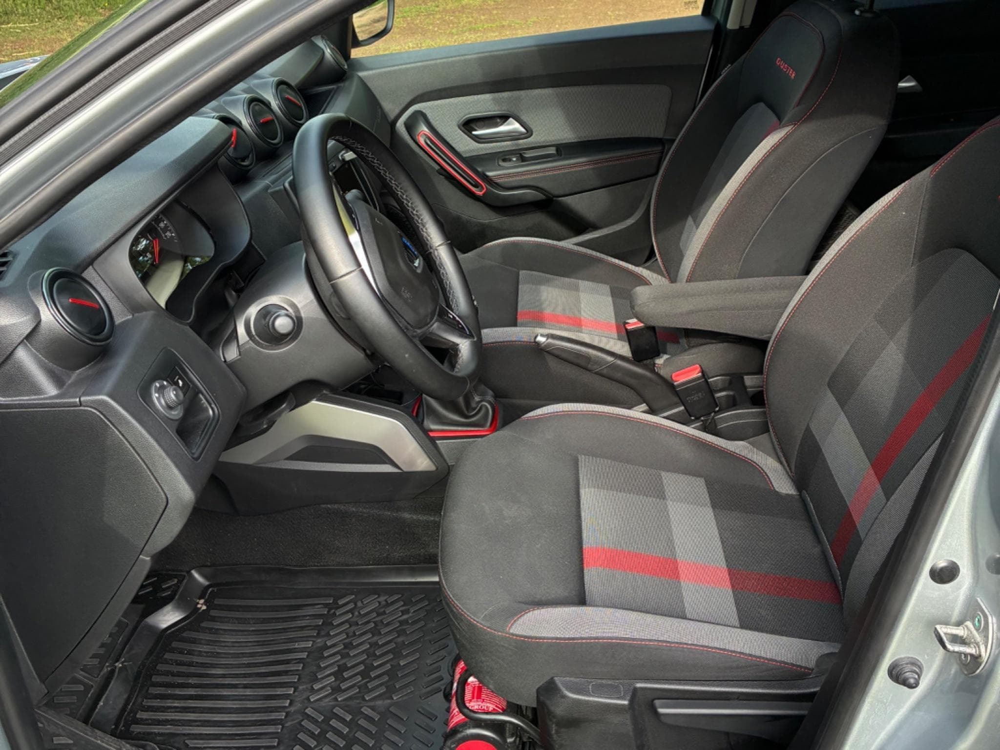 Dacia Duster Techroad 1.3l TCe 110kw essence manuelle (2019) - Photo 9