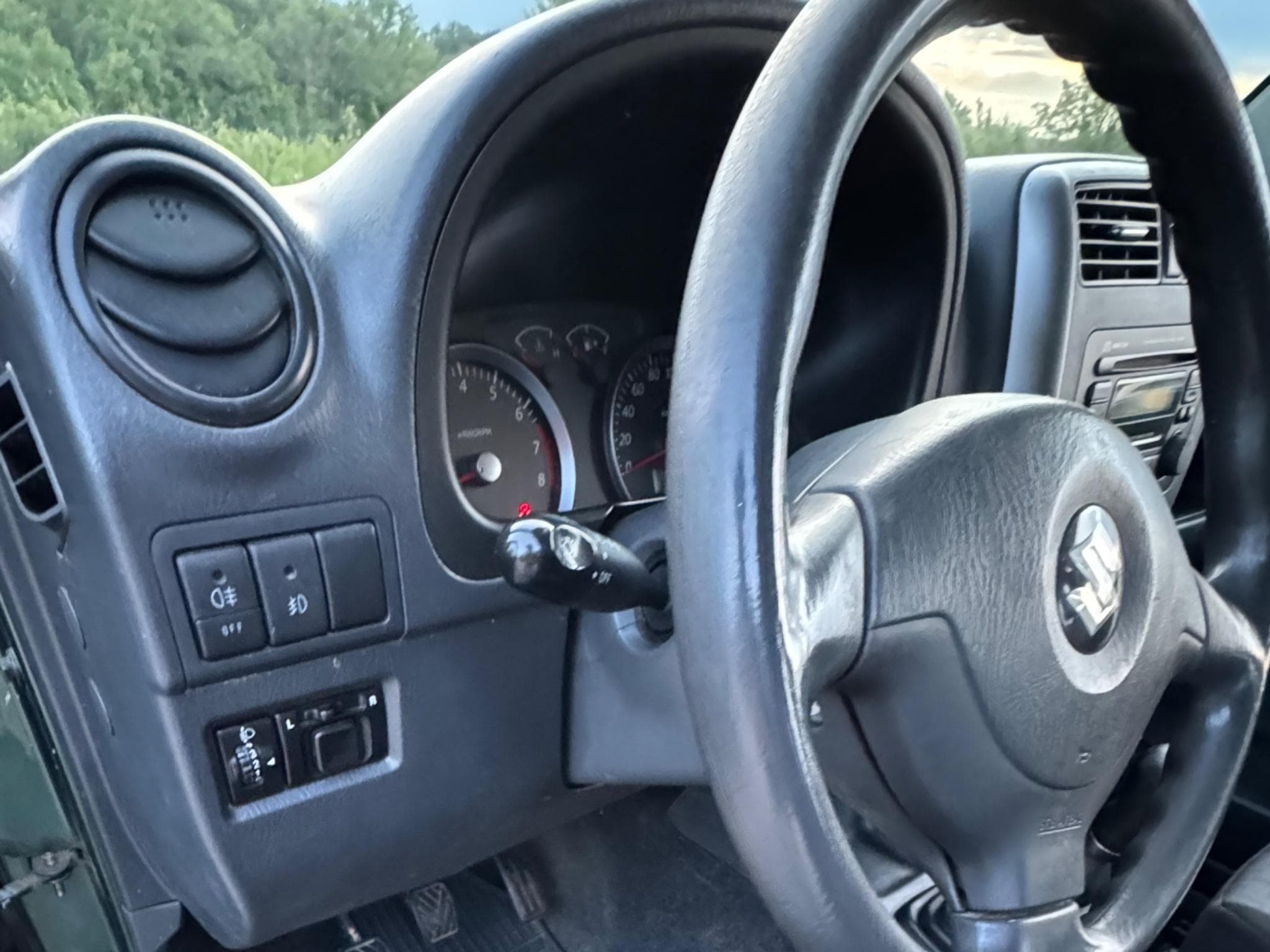 Suzuki Jimny 4x4 (2010) - Photo 5