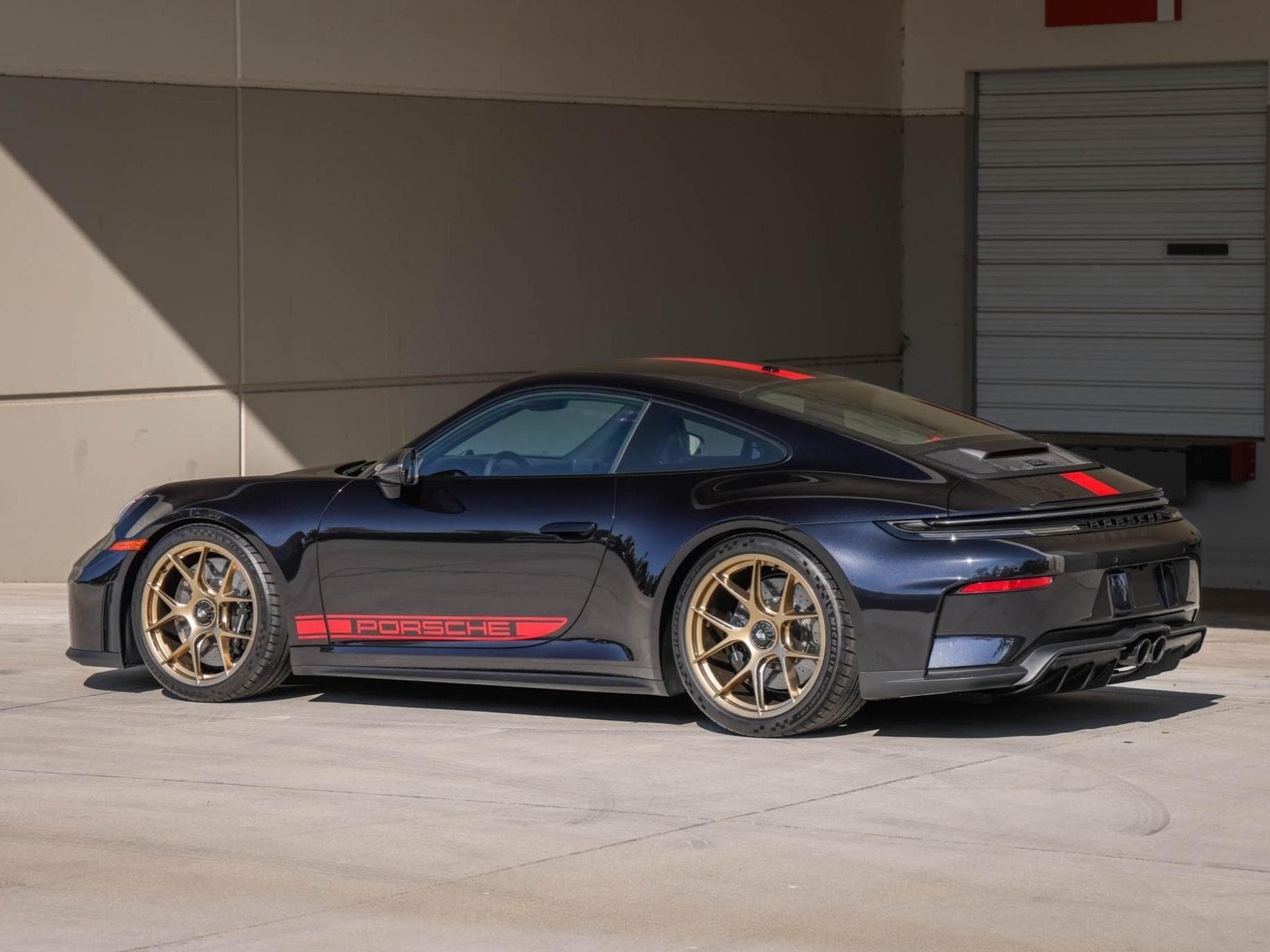 Porsche 911 GT3 Touring (2025) - Photo 2