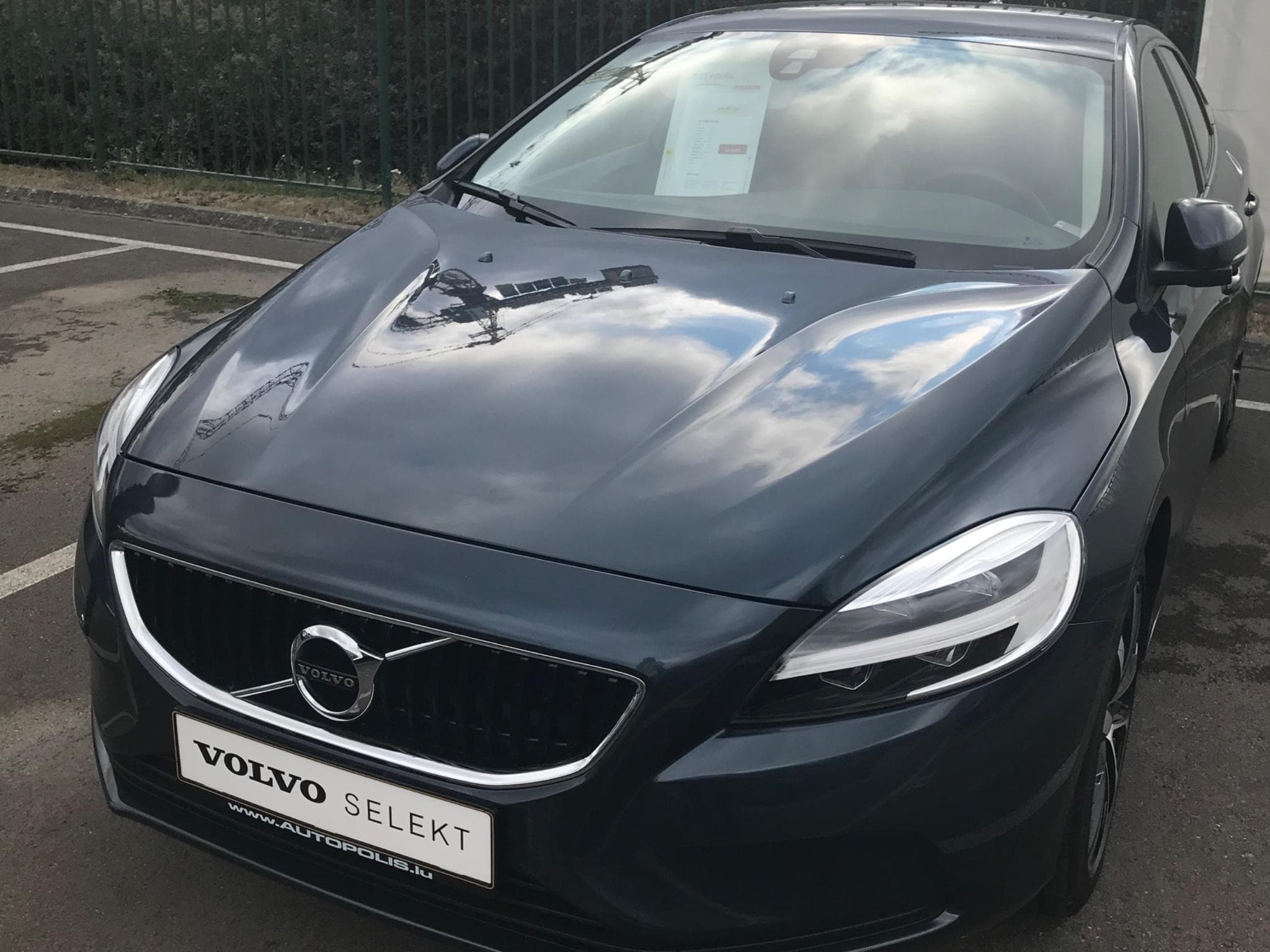 Volvo V40 T3 (2019) - Photo 2