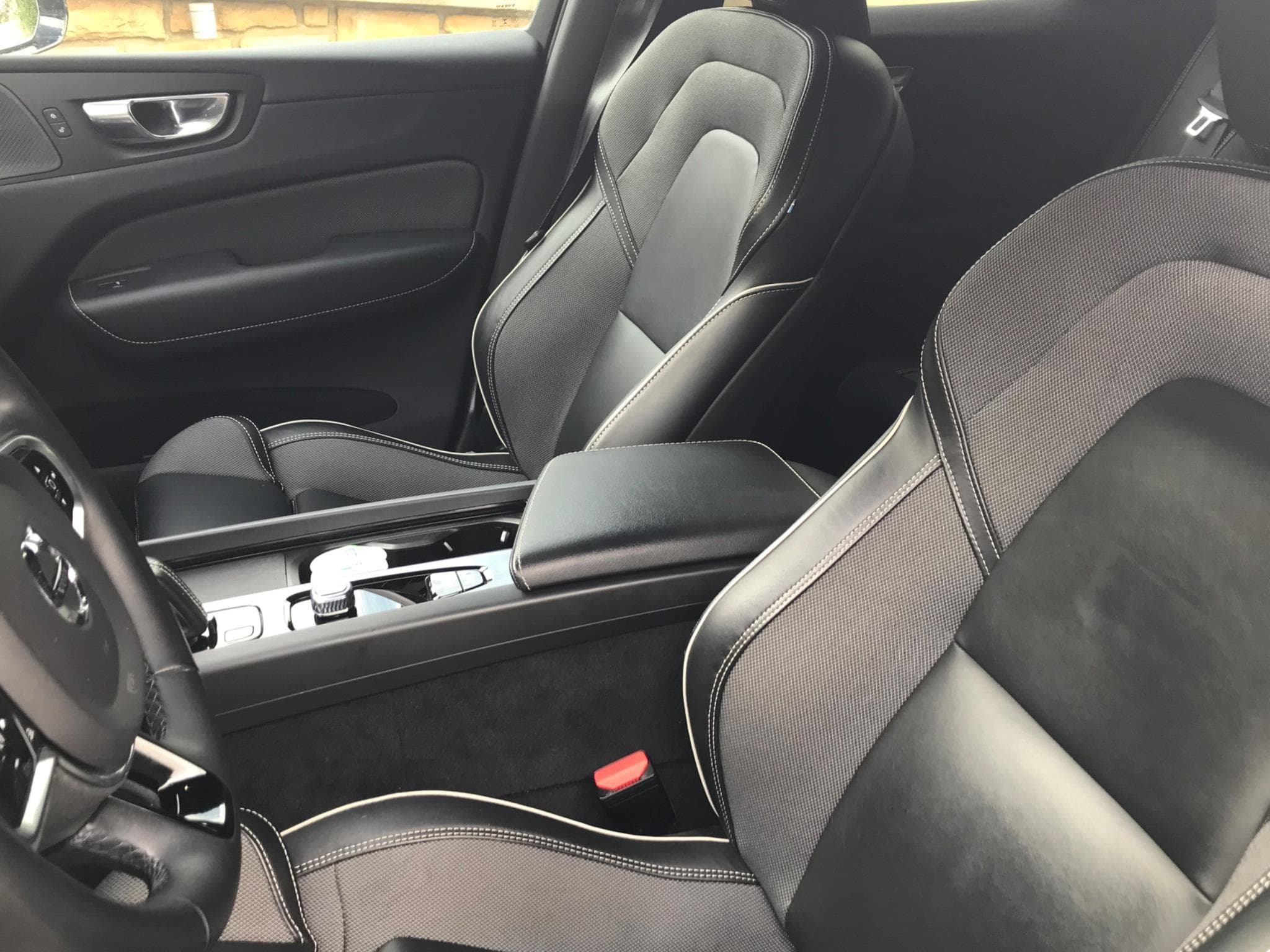Volvo XC60 R-Design (2021) - Photo 3