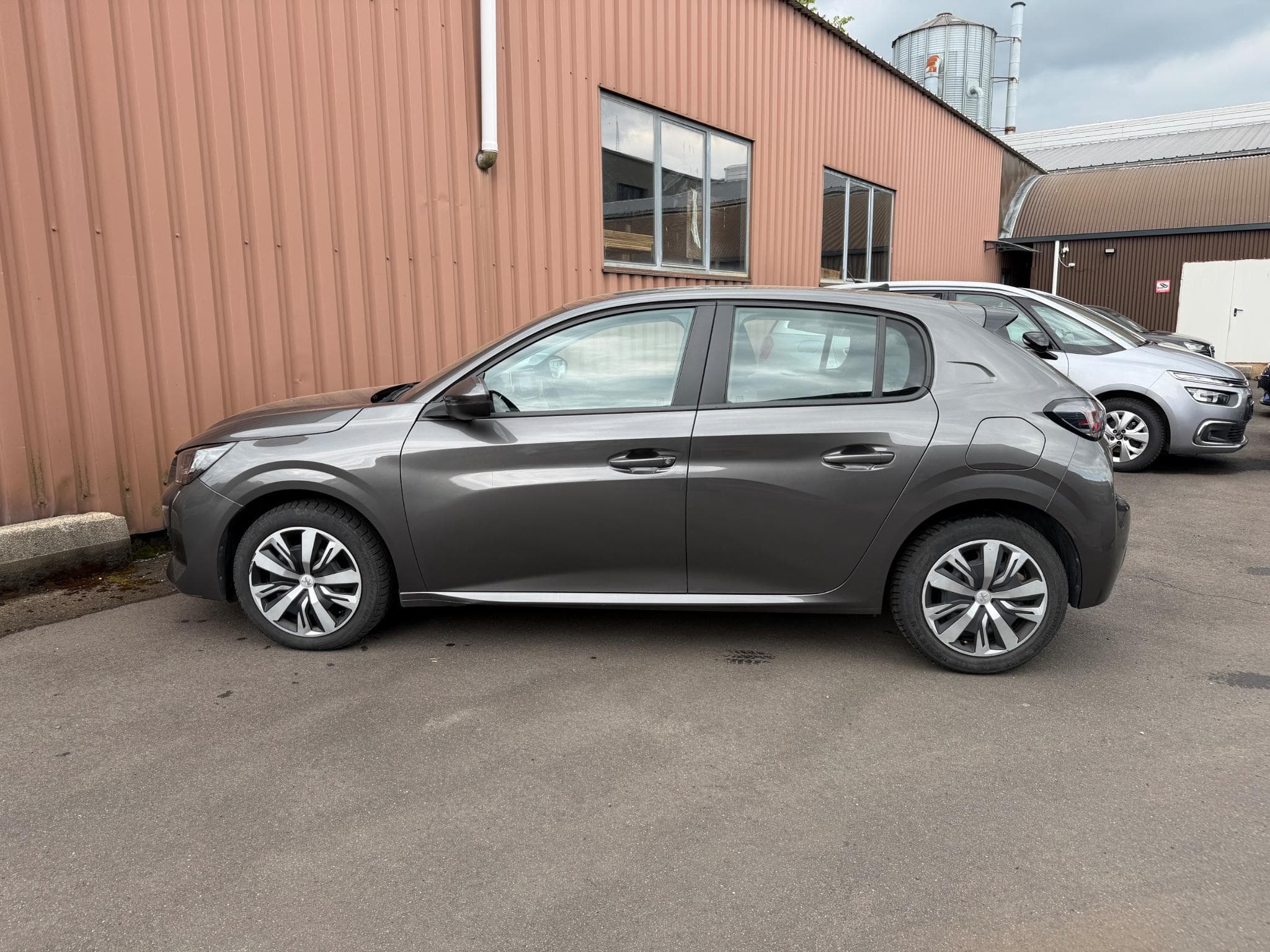 Peugeot 208 1.5 HDI 102CH Active (2020) - Photo 4
