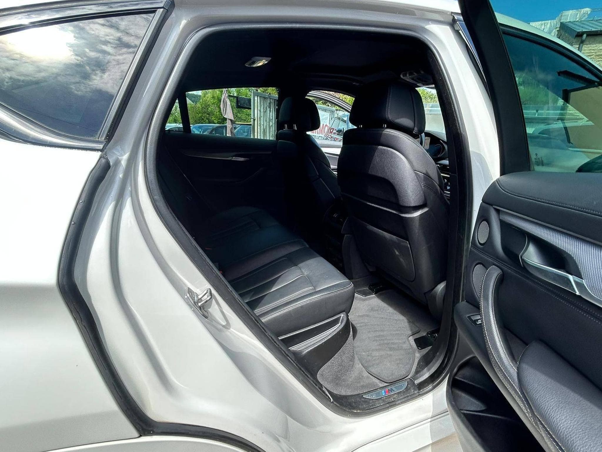 BMW X6M 50D 381CV (2019) - Photo 9