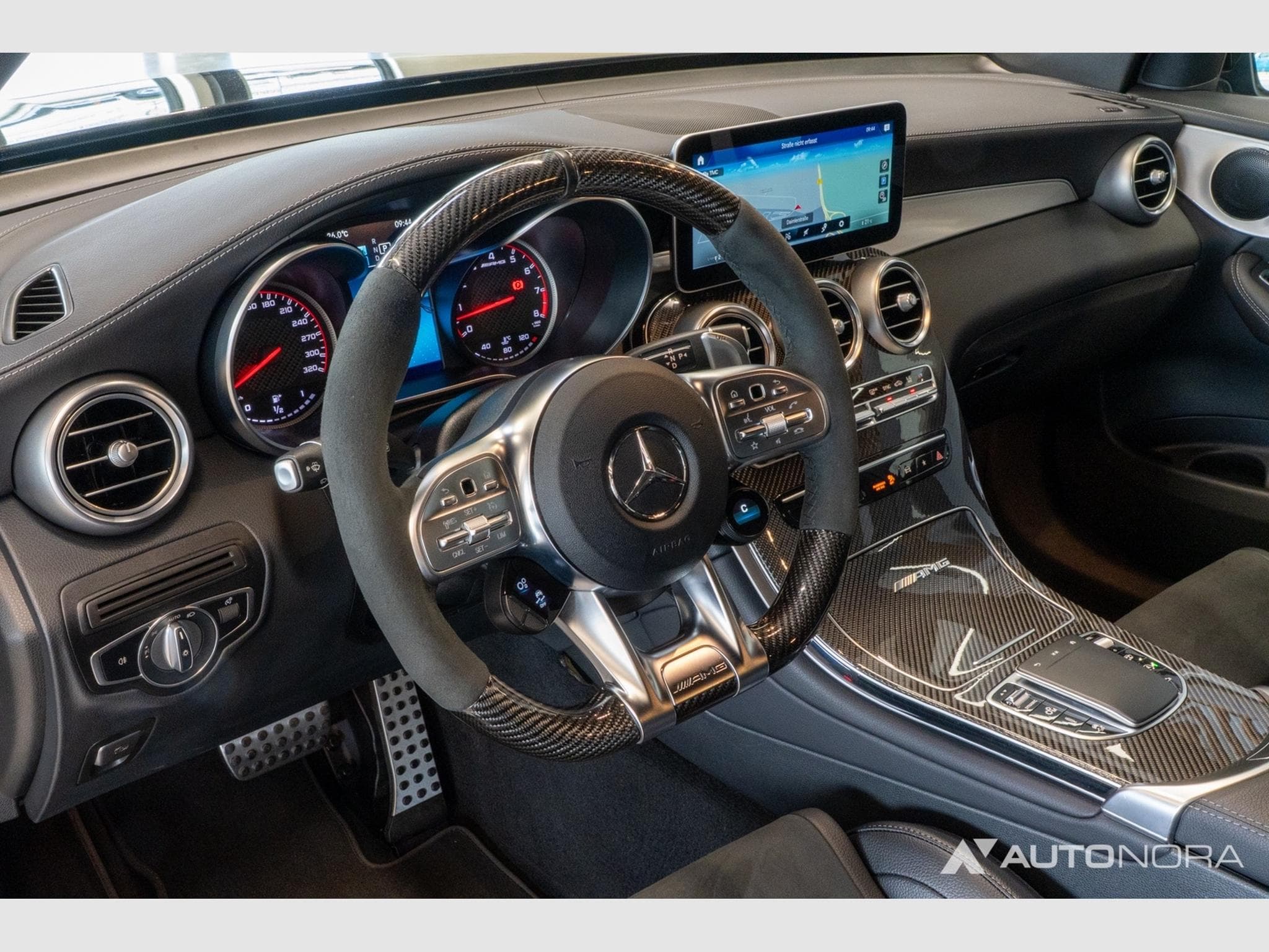 Mercedes GLC 63 S AMG GLC 63 S 4Matic+ (2021) - Photo 13