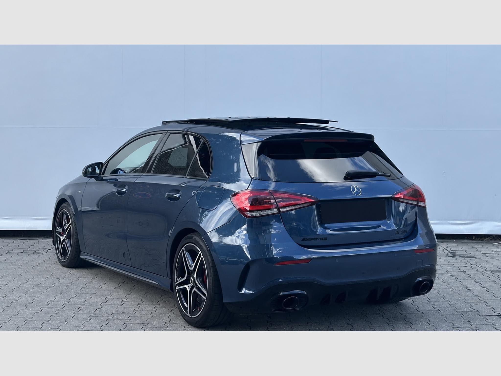 Mercedes A 35 AMG (W177) 2.0 Turbo - Pano, Night, Distronic (2022) - Photo 2
