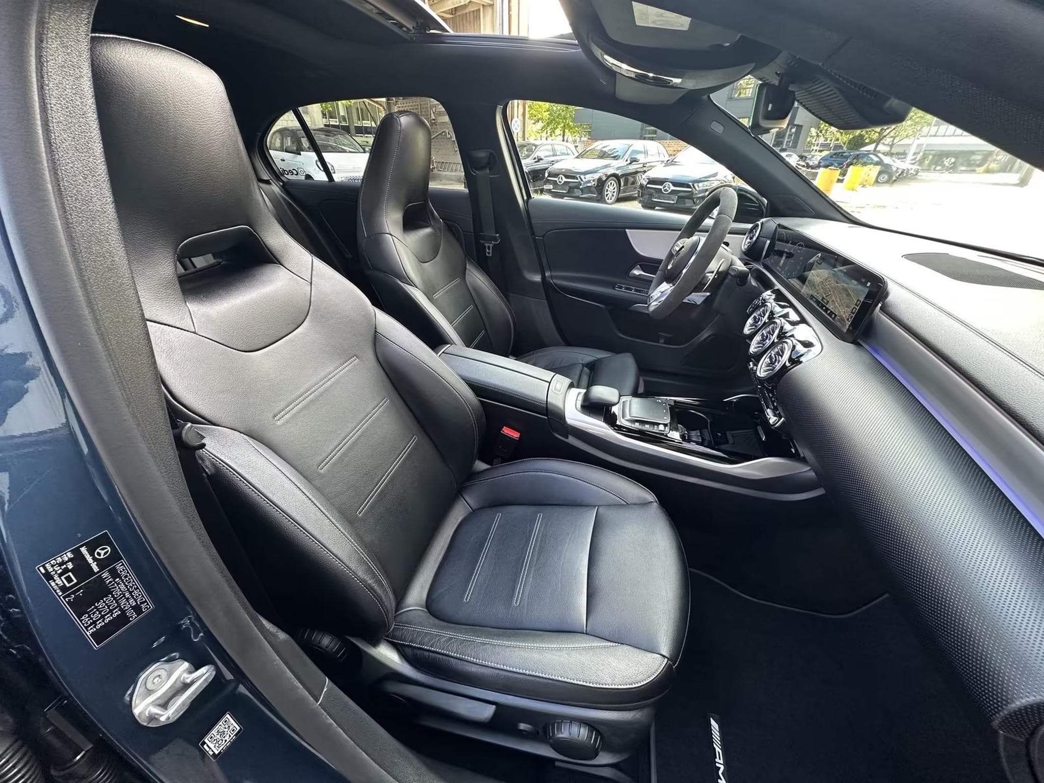 Mercedes A 35 AMG (W177) 2.0 Turbo - Pano, Night, Distronic (2022) - Photo 7