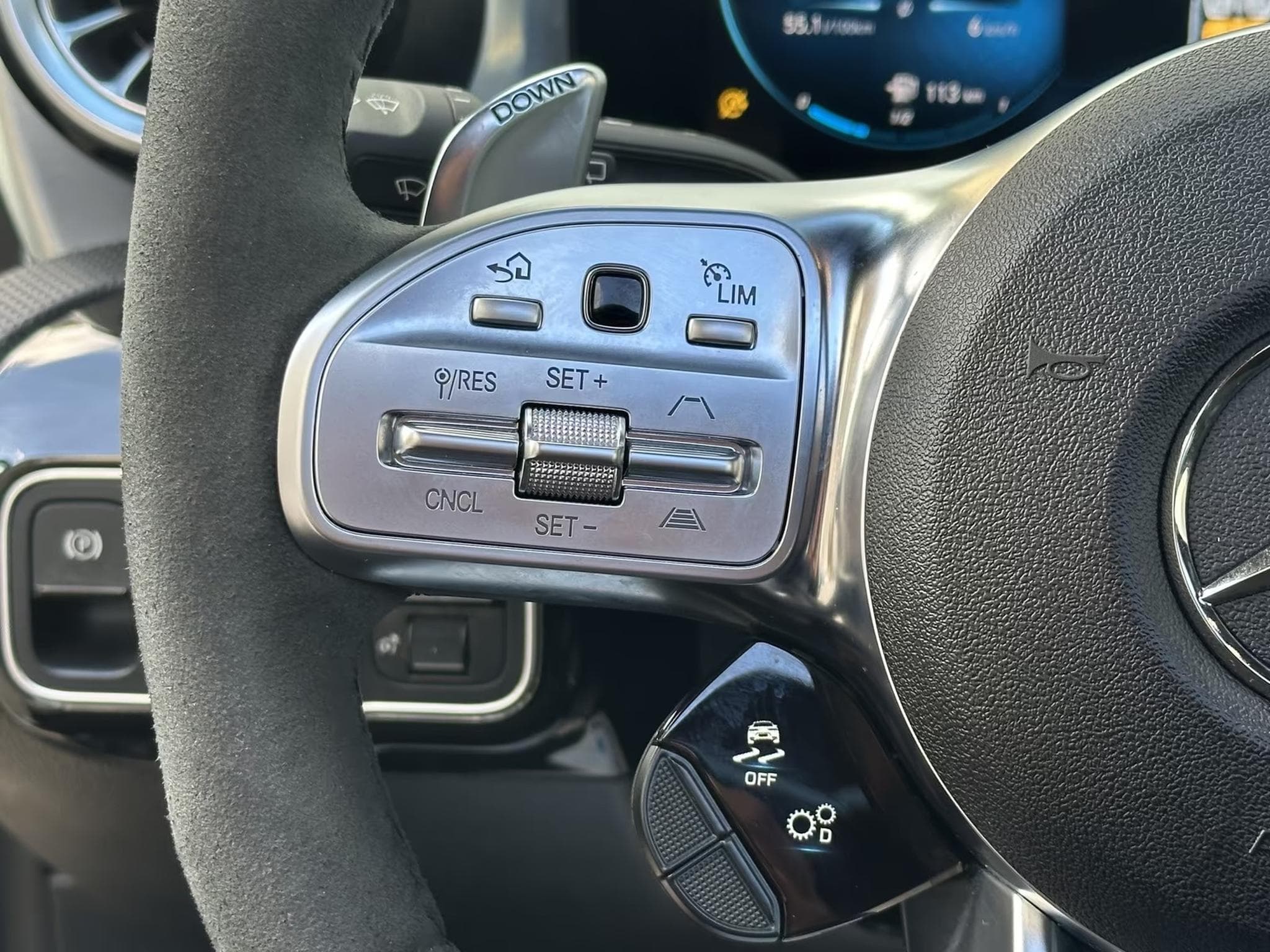 Mercedes A 35 AMG (W177) 2.0 Turbo - Pano, Night, Distronic (2022) - Photo 9