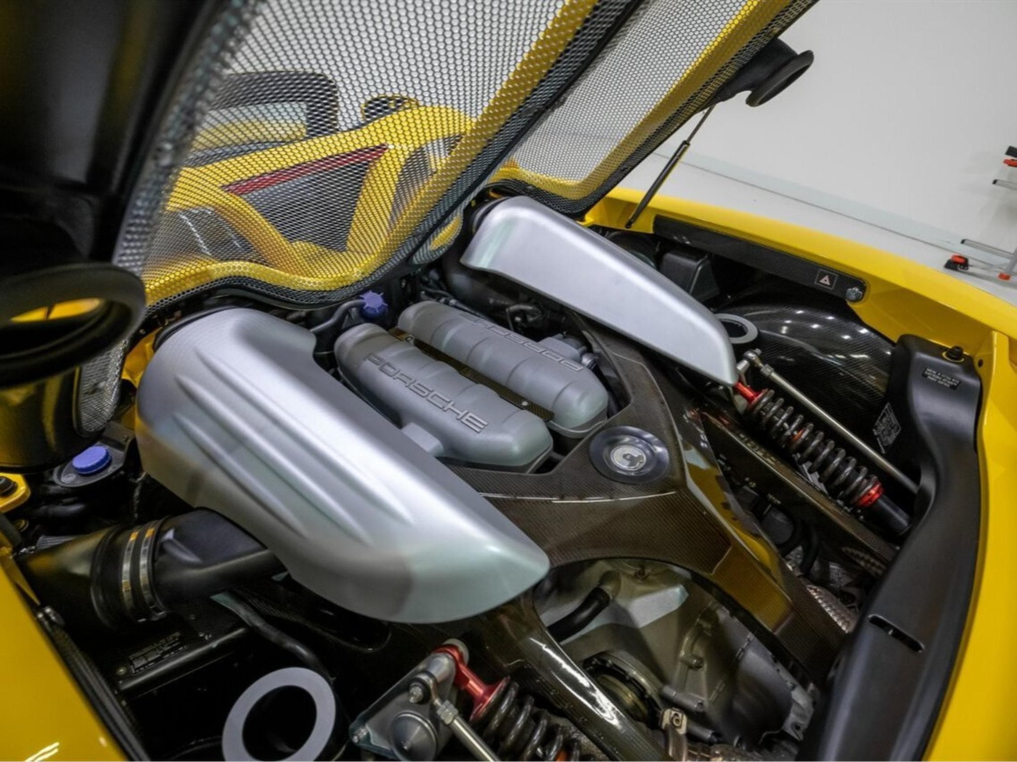 Porsche Carrera GT (2005) - Photo 8