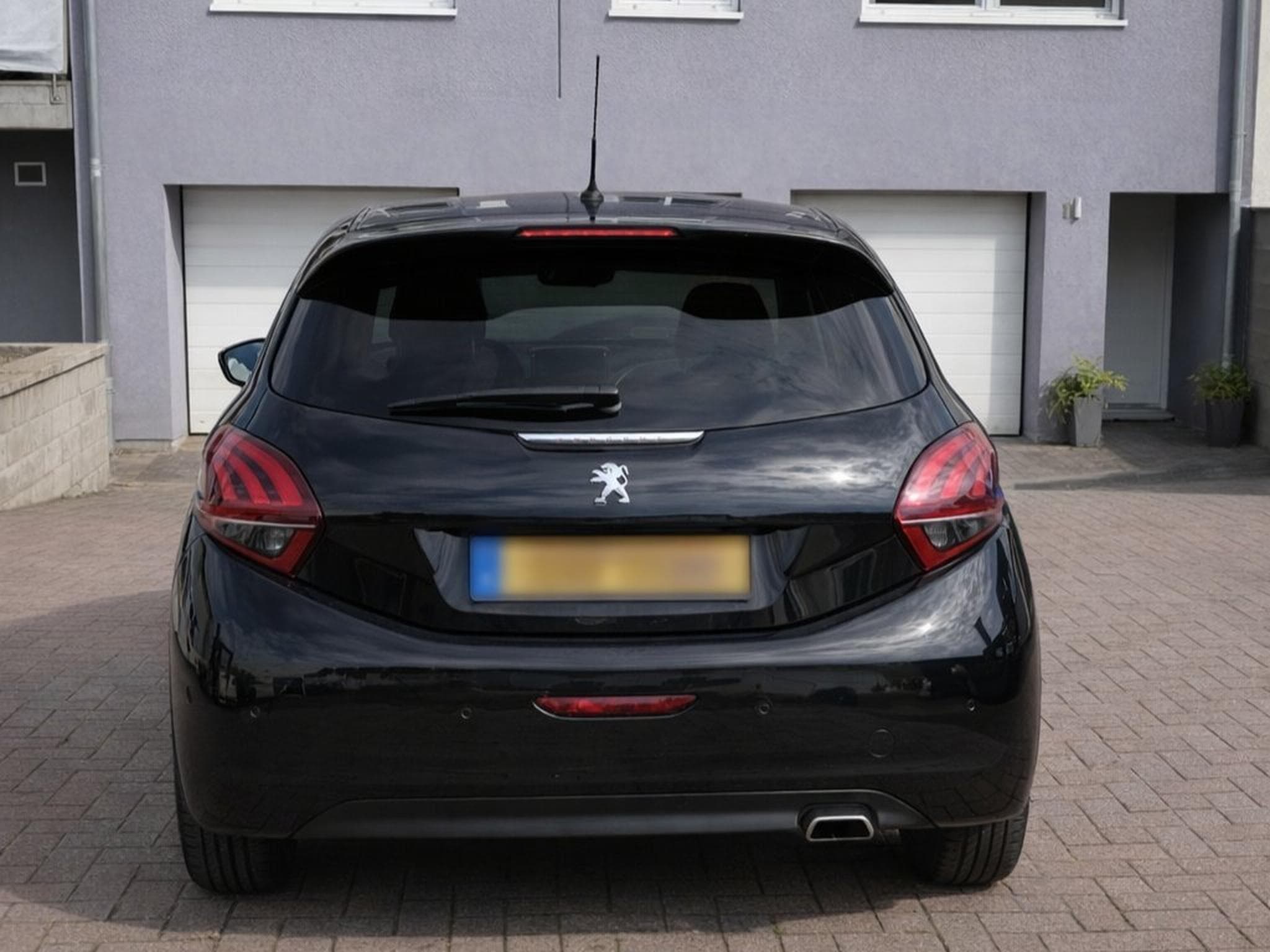 Peugeot 208 GTi (2017) - Photo 3