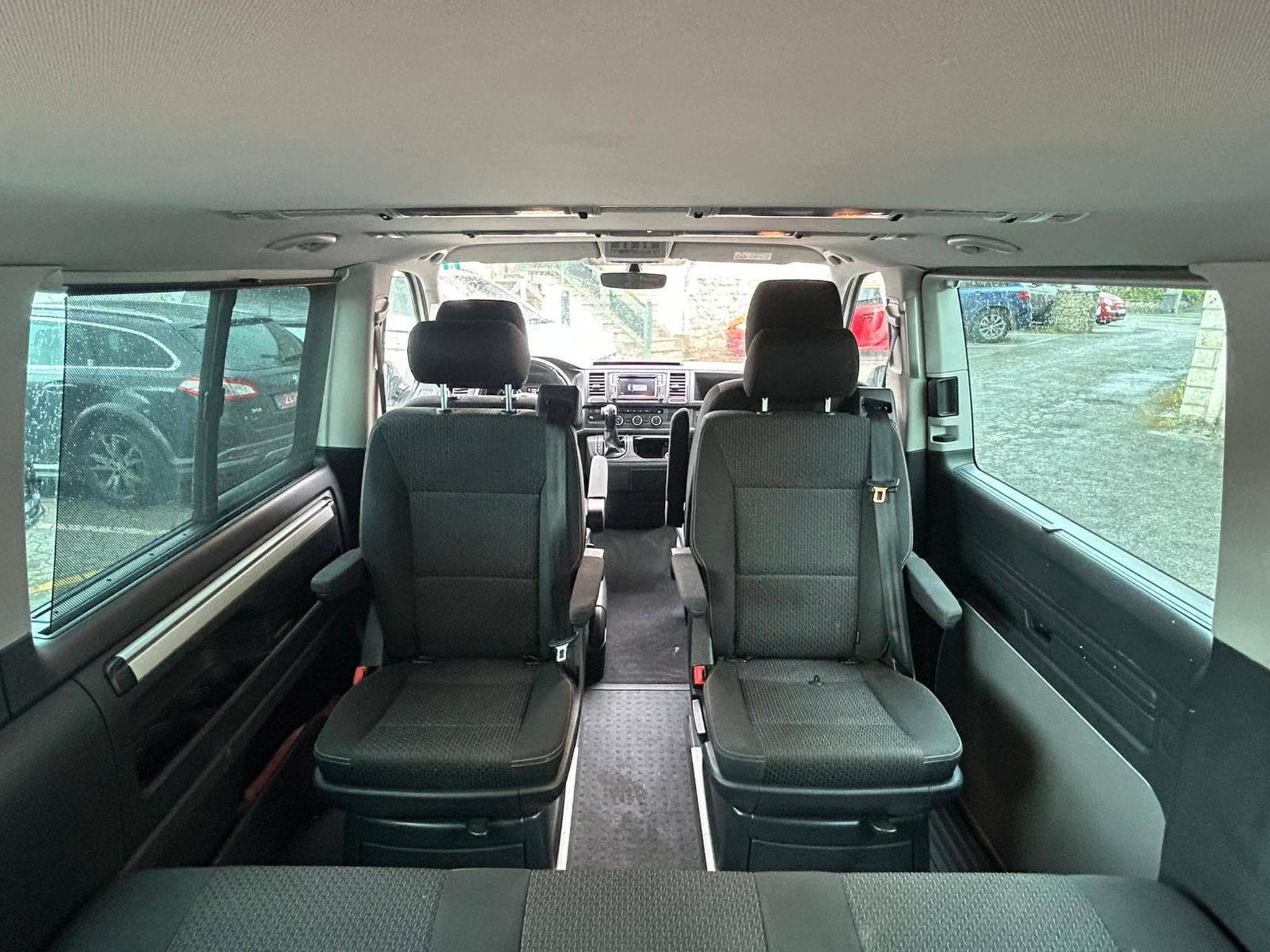 VW Multivan 2.0 TDI 150CV DSG 7 PLACES BI COLOR (2018) - Photo 9