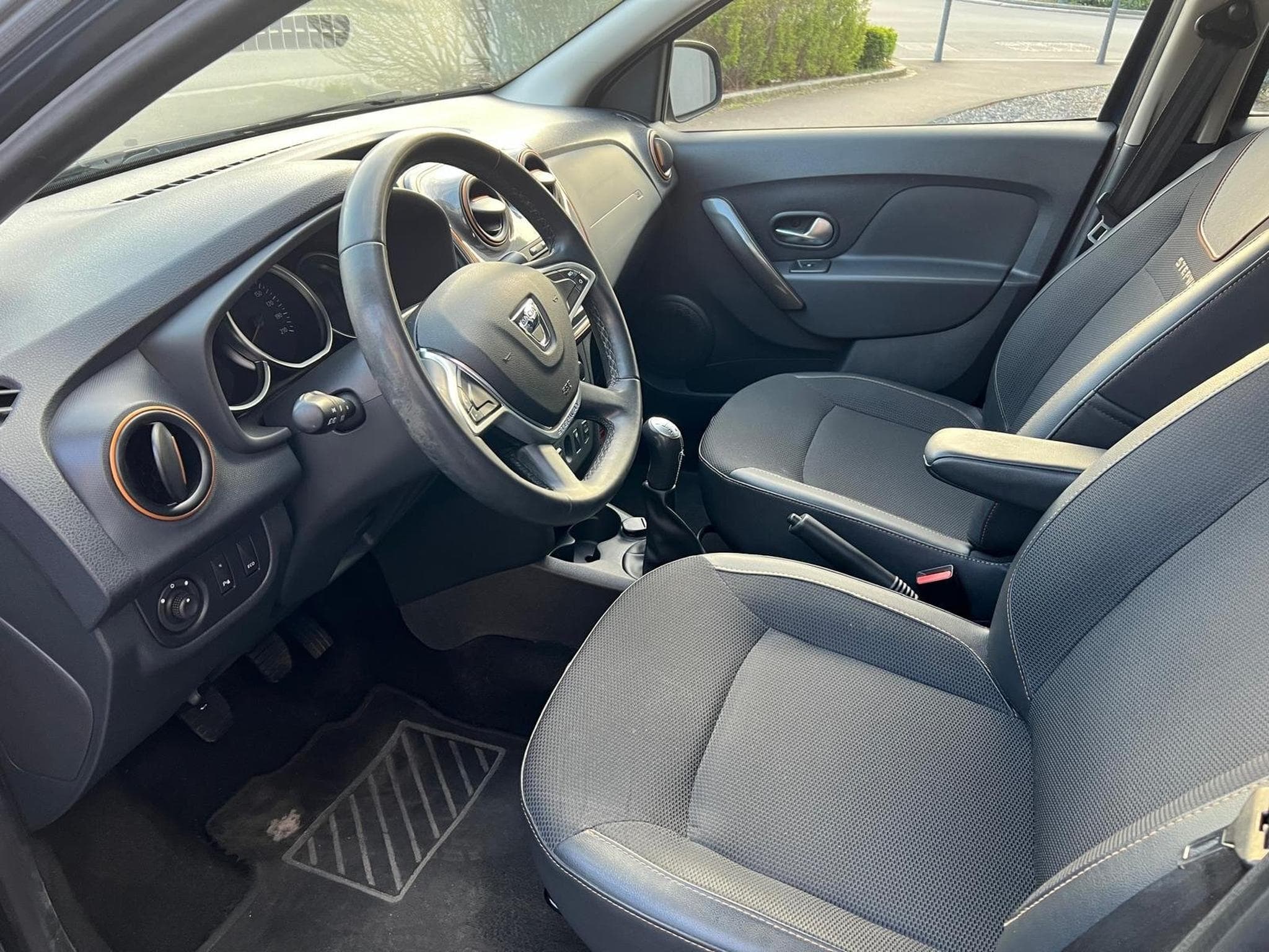 Dacia Sandero Stepway (2017) - Photo 3