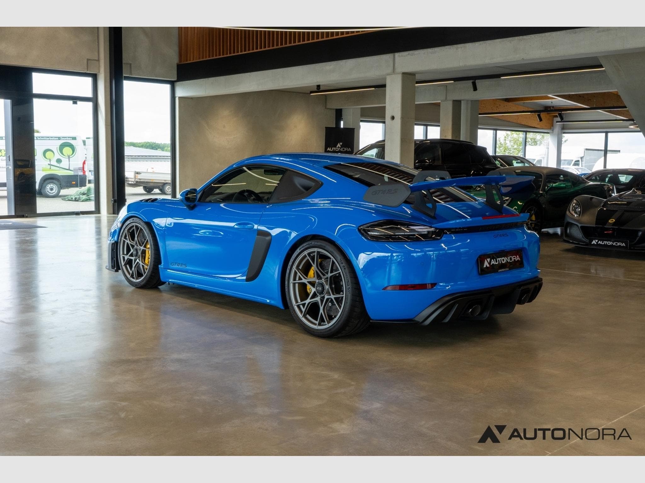 Porsche Cayman GT4 RS (2023) - Photo 2