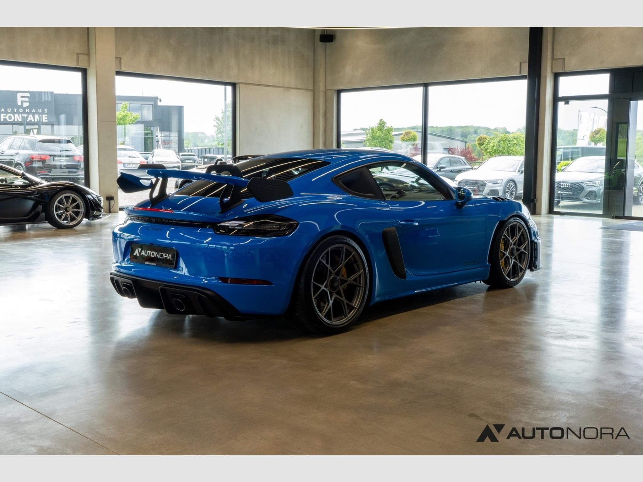 Porsche Cayman GT4 RS (2023) - Photo 4