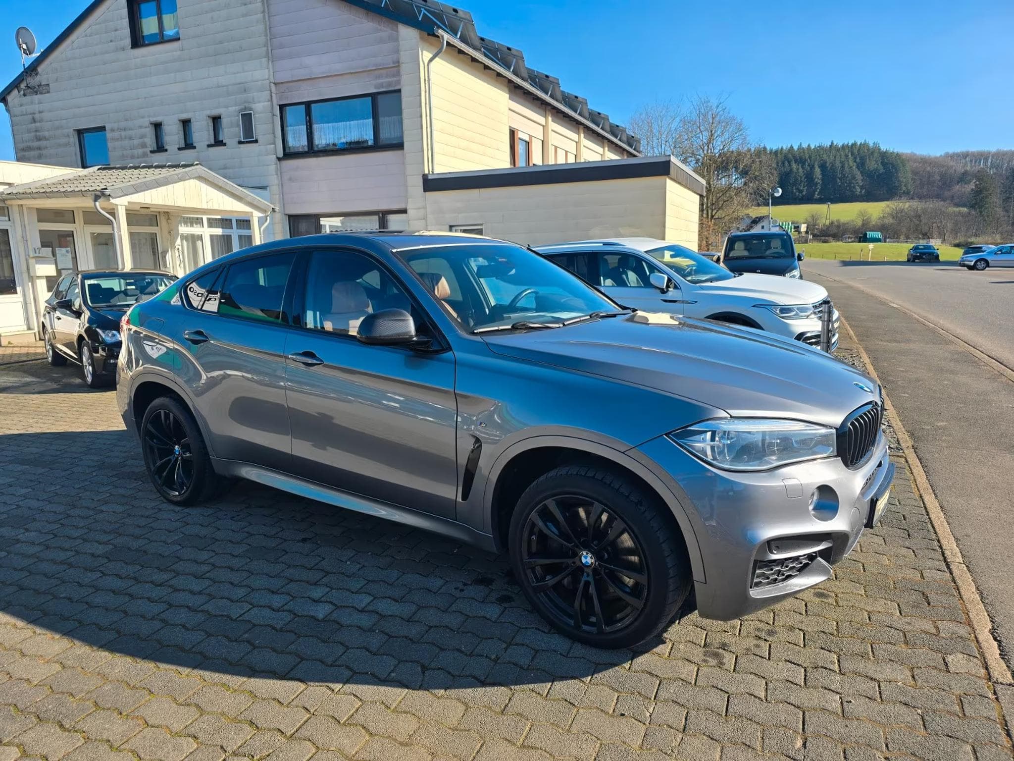 BMW X6 M50 HUD Memory 20" ALU SD LED HUD LEDER  NAVI NSW SHZ (2018) - Photo 1