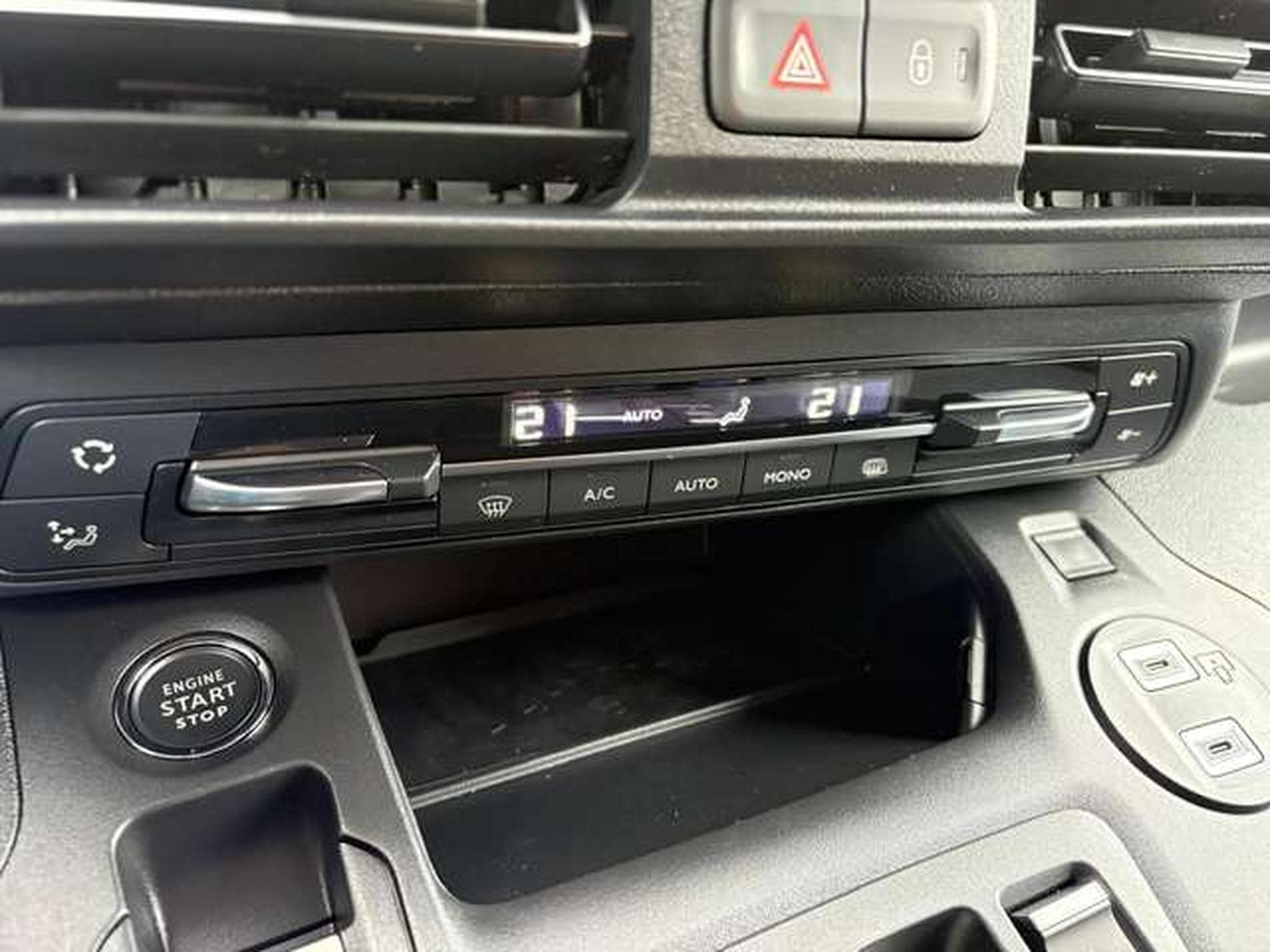 Peugeot Partner Partner 1,5 Diesel 130 XL EHZ EAT8 (2025) - Photo 9