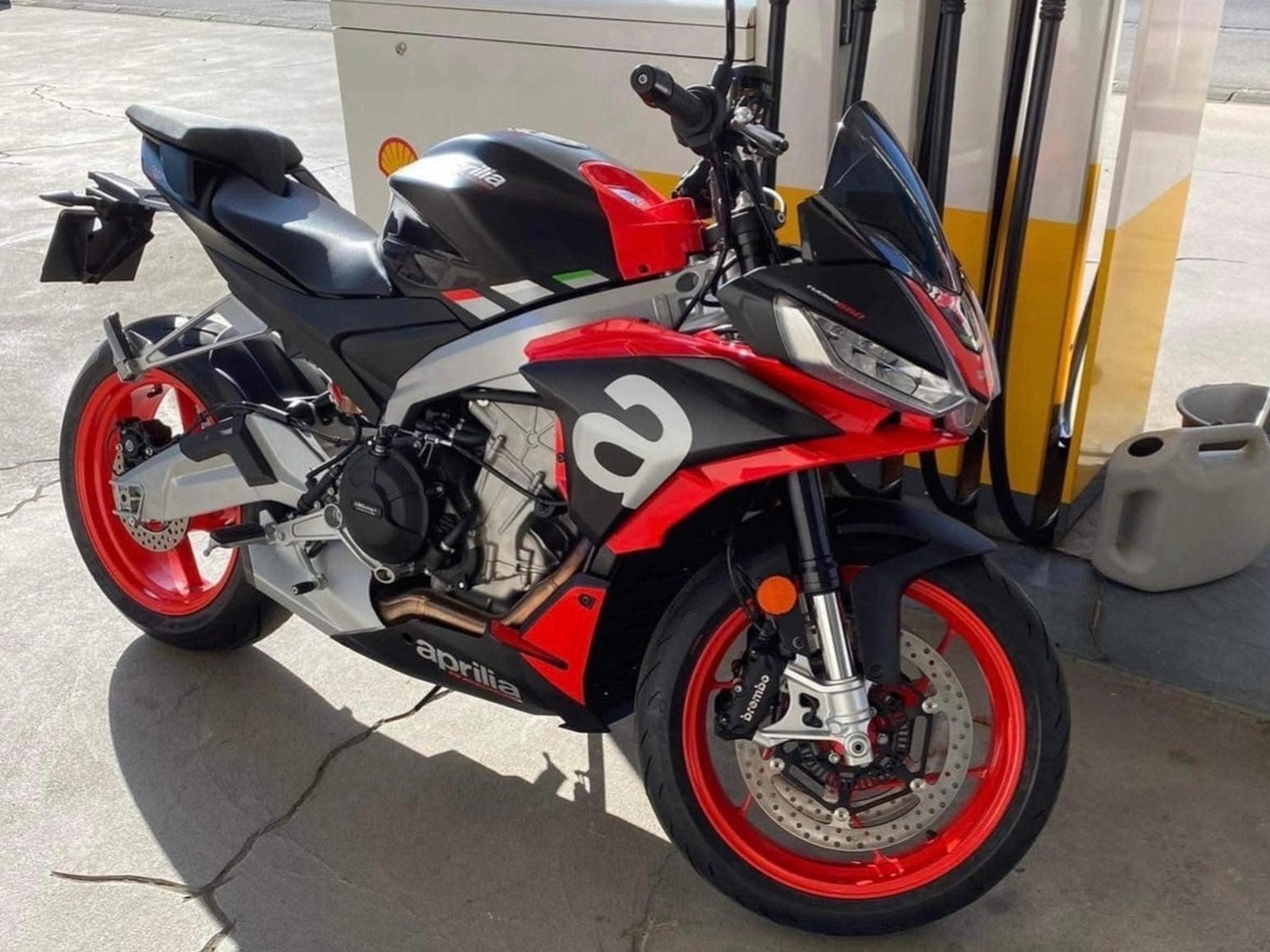 Aprilia Tuono 660 (2022) - Foto 1