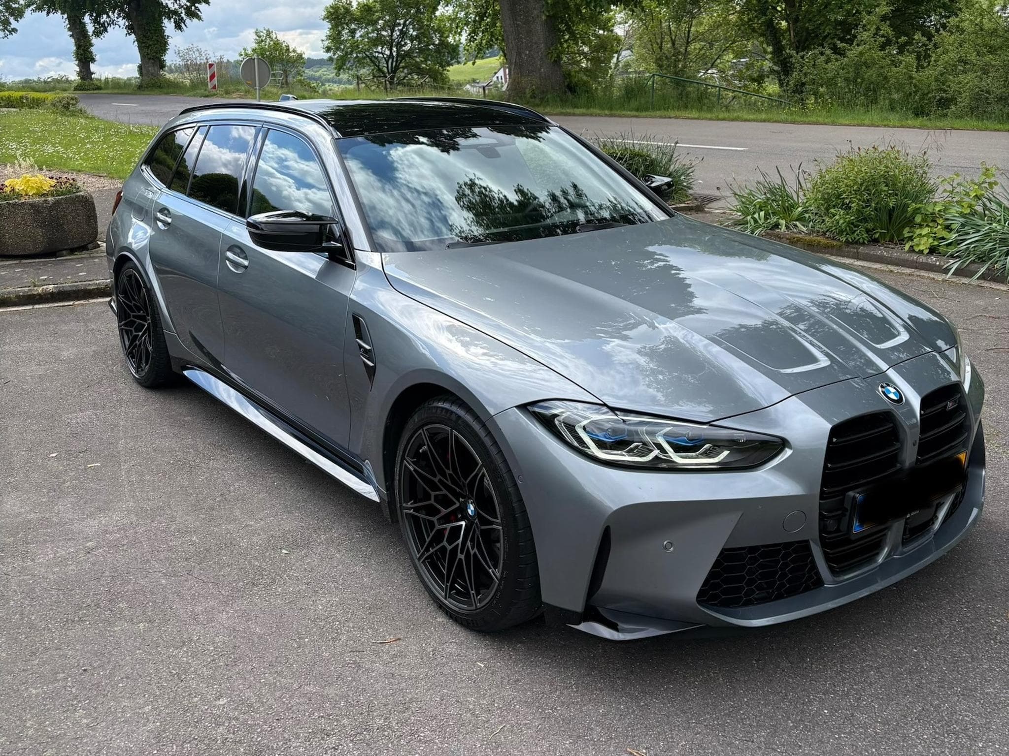 BMW M3 (2024) - Photo 1