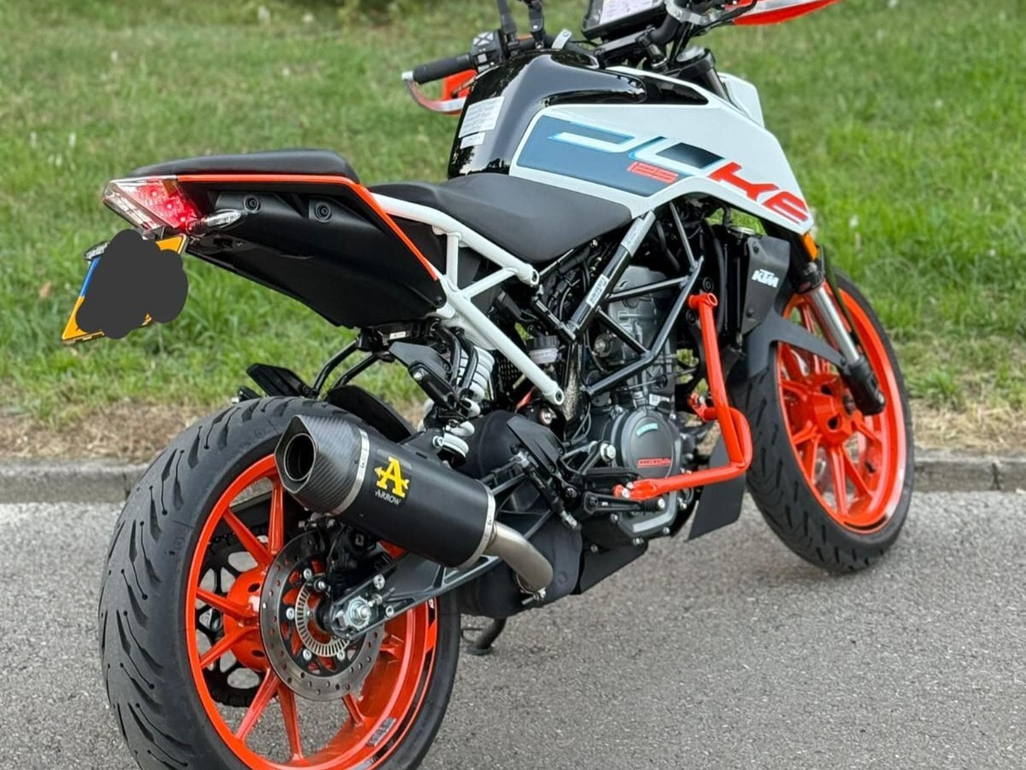 KTM Duke Duke 125 (2023) - Photo 3