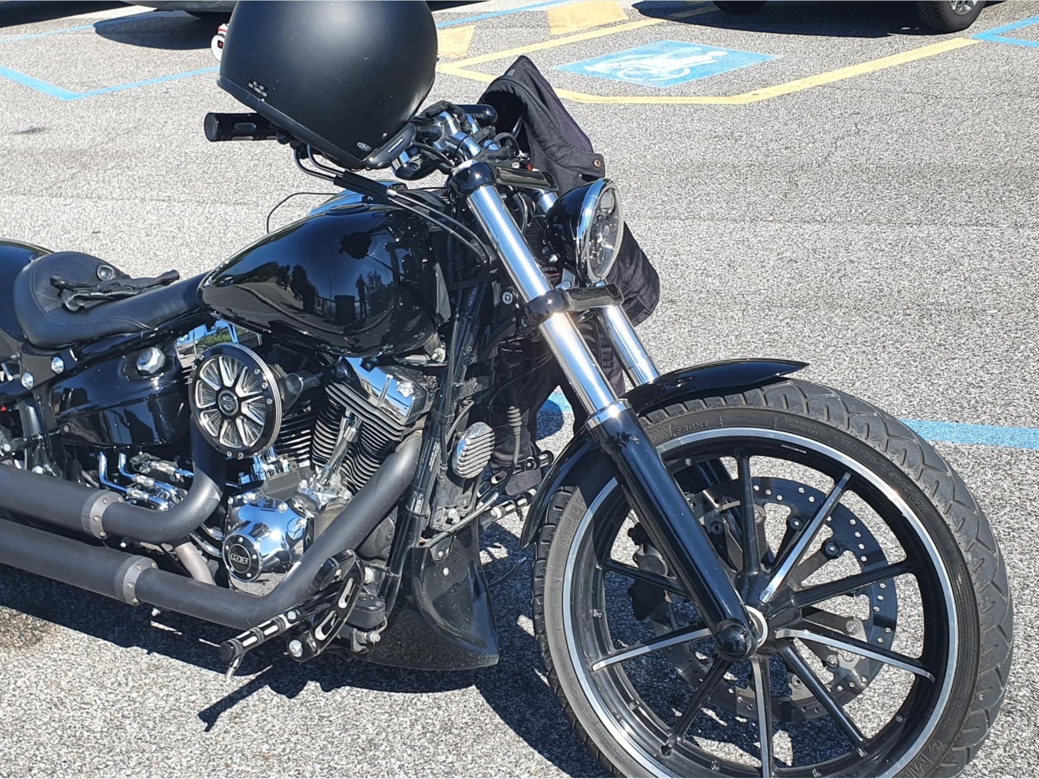 Harley-Davidson Softail Breakout Customized (2015) - Foto 1
