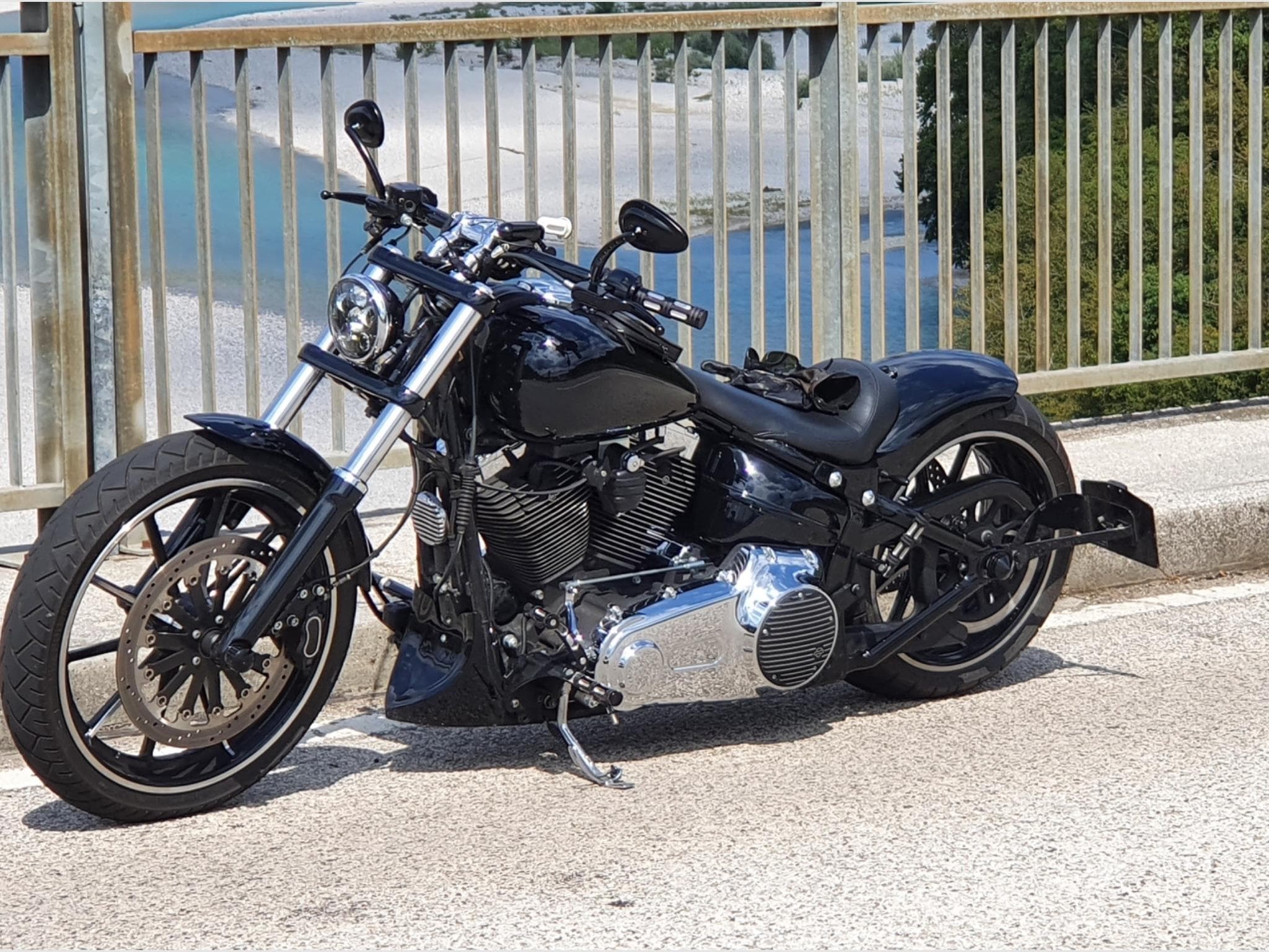 Harley-Davidson Softail Breakout Customized (2015) - Foto 3