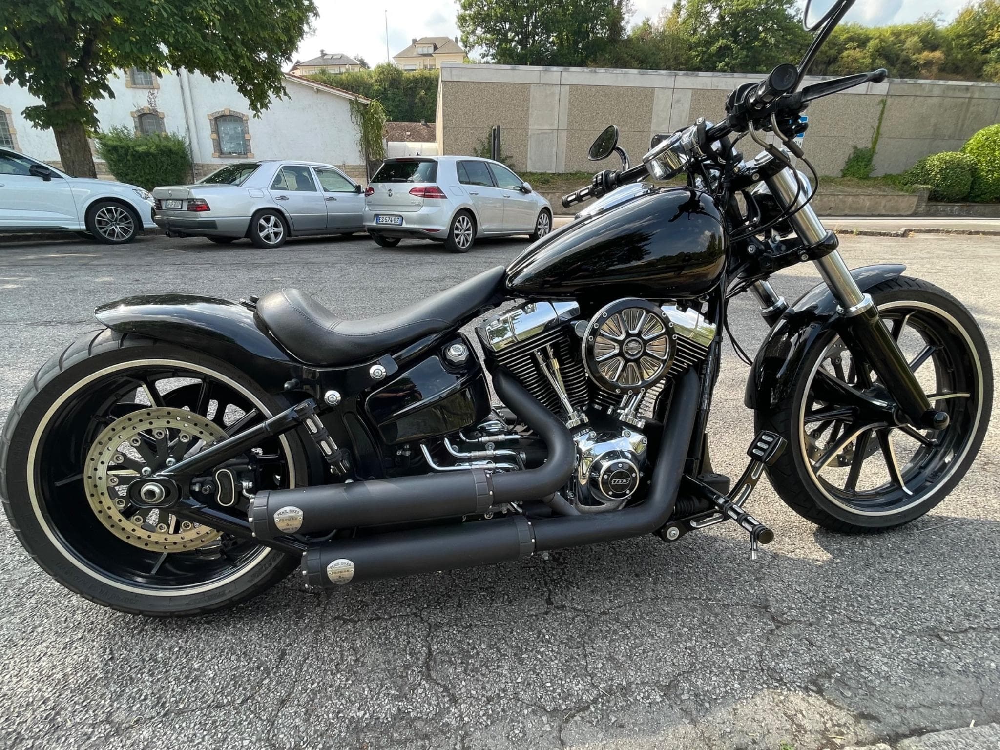 Harley-Davidson Softail Breakout Customized (2015) - Foto 6