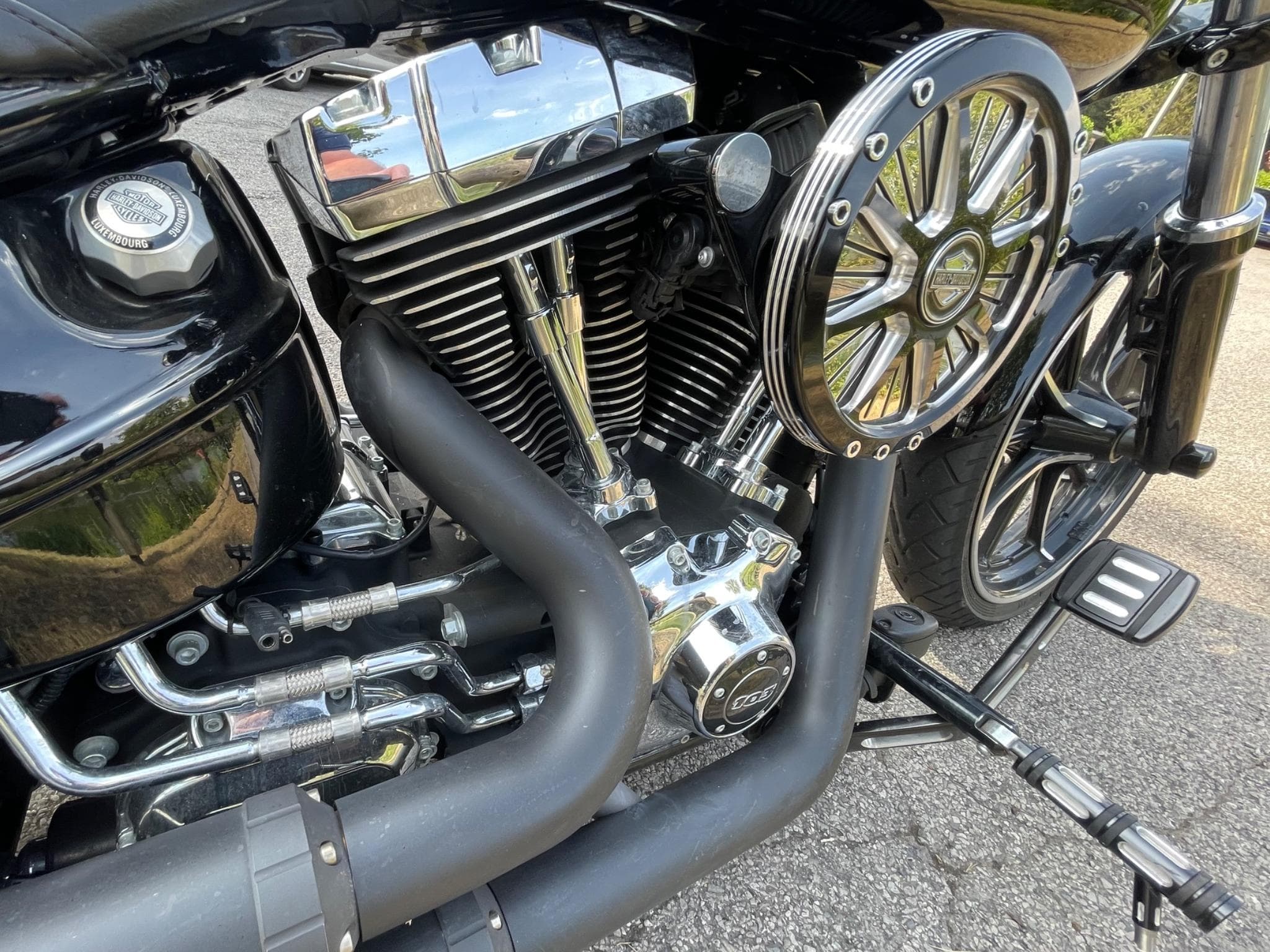 Harley-Davidson Softail Breakout Customized (2015) - Foto 8