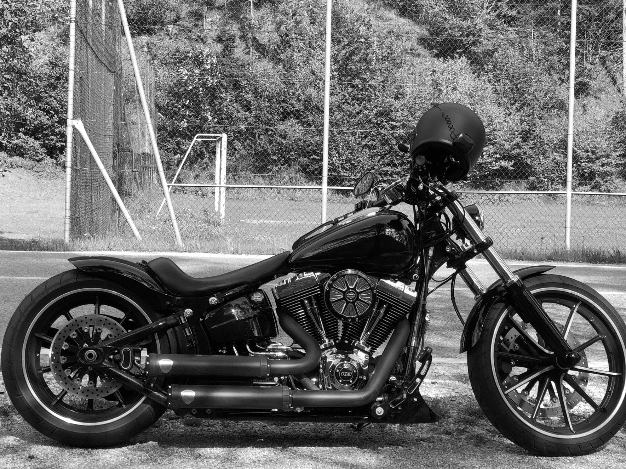 Harley-Davidson Softail Breakout Customized (2015) - Foto 11