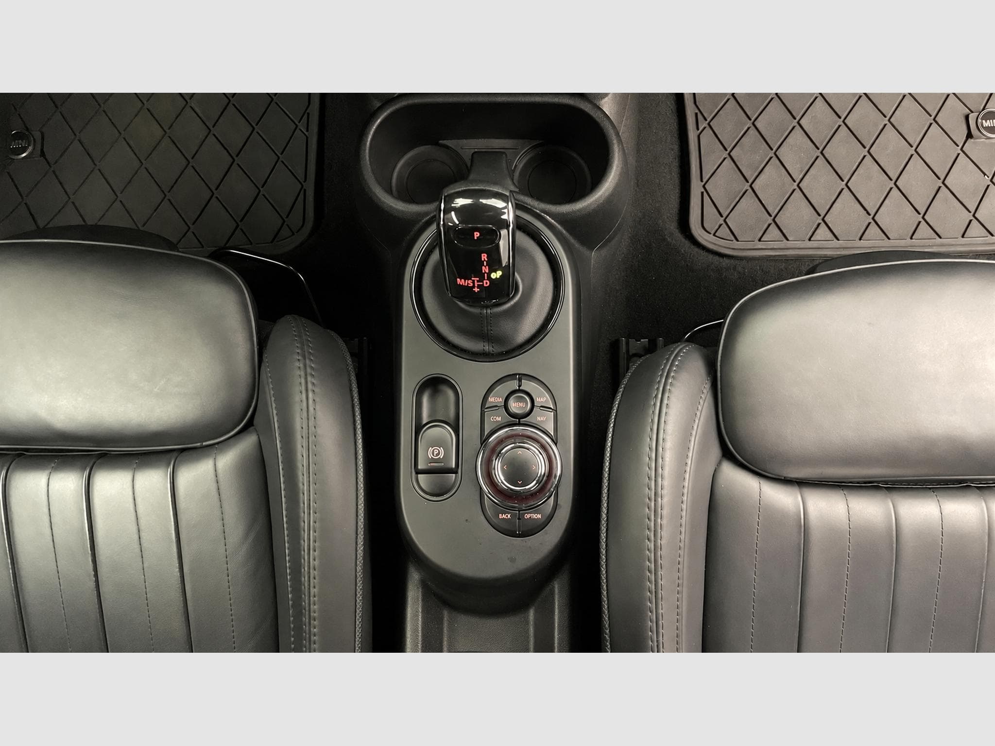 Mini Cooper John Cooper Works (F56) 2.0 - JCW Trim, ACC, Navi, cuir (2023) - Photo 10
