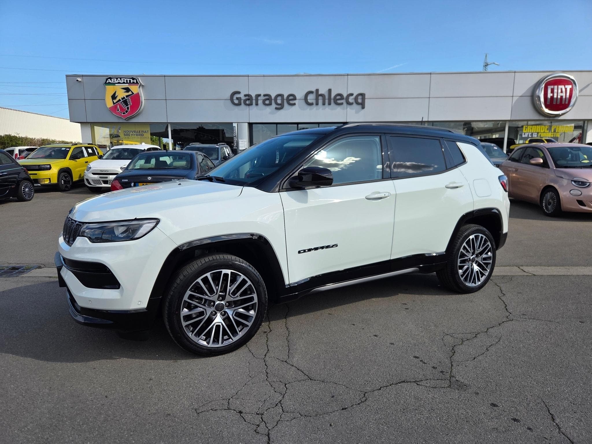 Jeep Compass SUMMIT 4XE PLUG-IN HYBRID (2025) - Photo 1