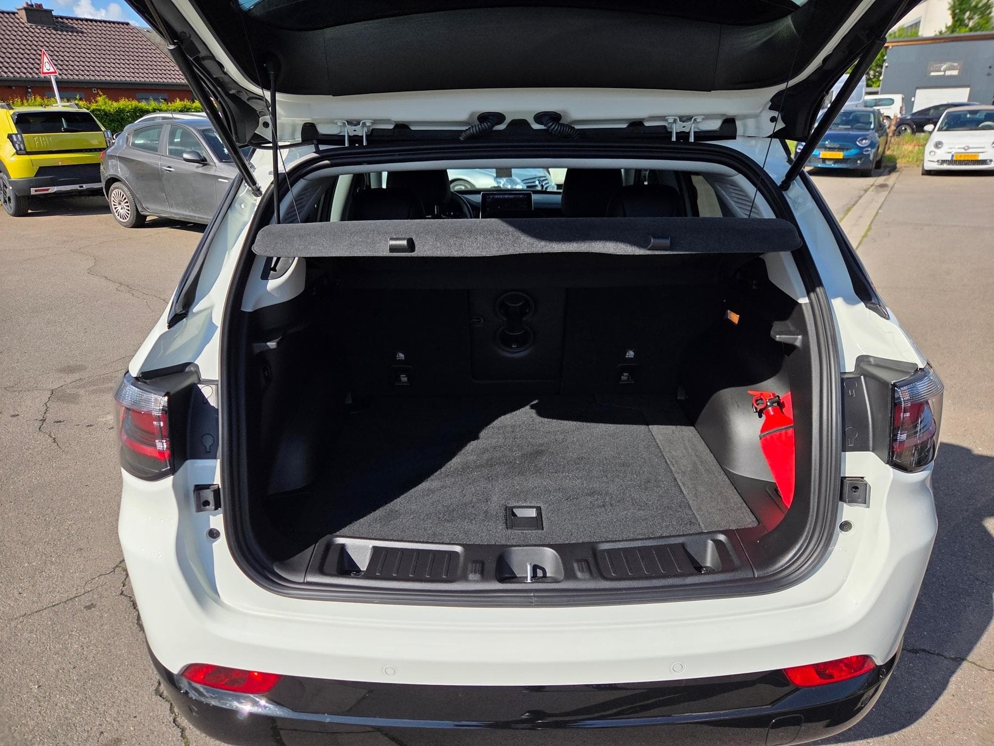 Jeep Compass SUMMIT 4XE PLUG-IN HYBRID (2025) - Photo 7