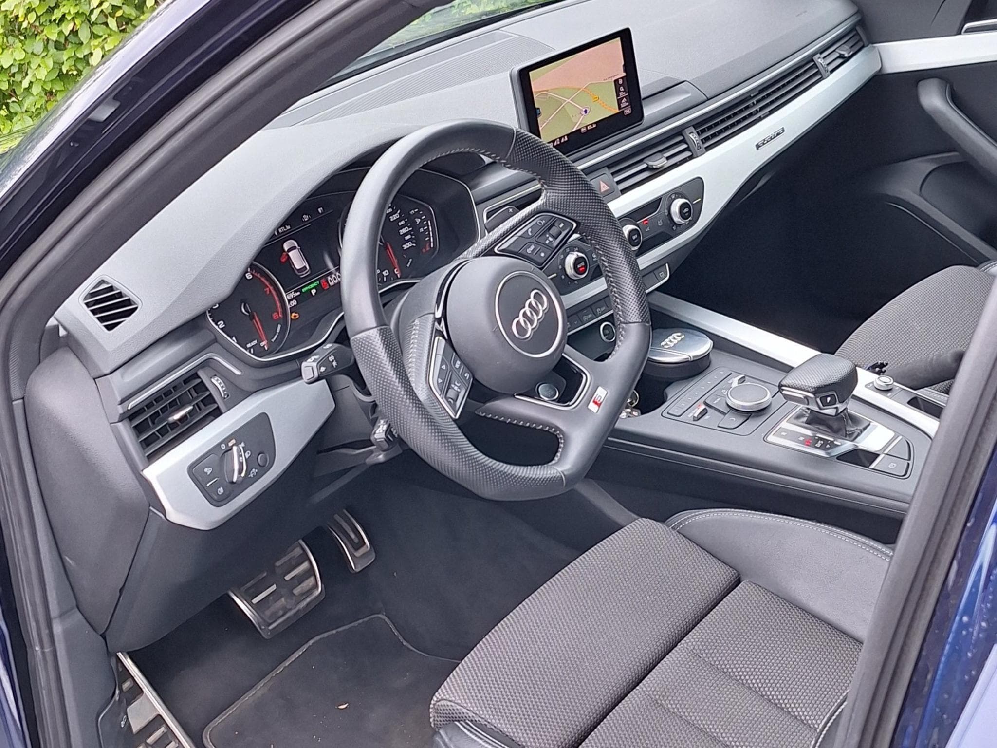 Audi A4 S-Line (2019) - Photo 2
