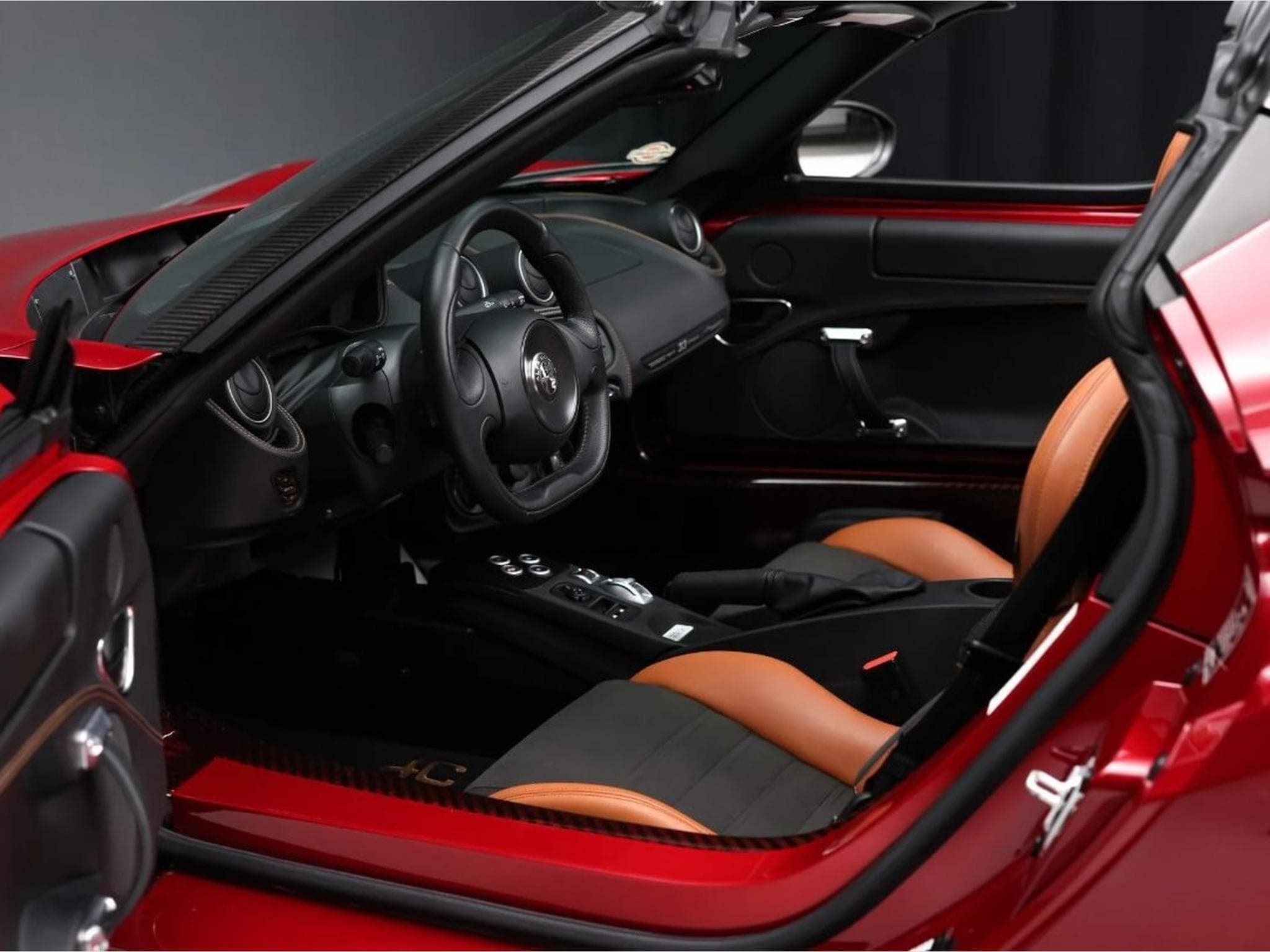 Alfa-Romeo 4C Spider Stradale Tributo (2020) - Photo 3