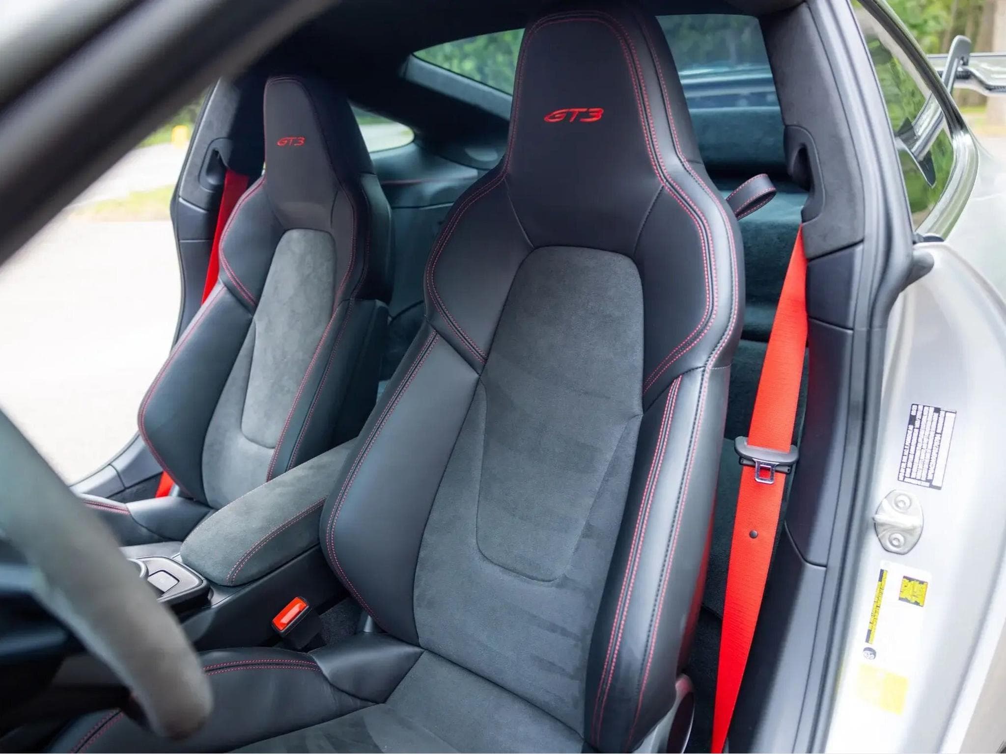 Porsche 911 992 GT3 6-Speed Manthey Performance Kit (2023) - Photo 3